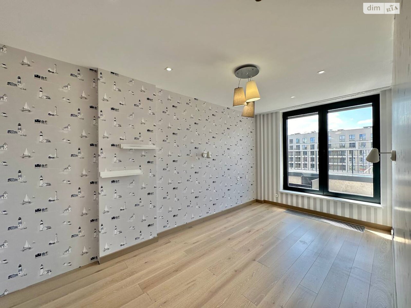 Продажа трехкомнатной квартиры в Киеве, на ул. Набережно-Рыбальская дорога 3, район Подольский фото 1