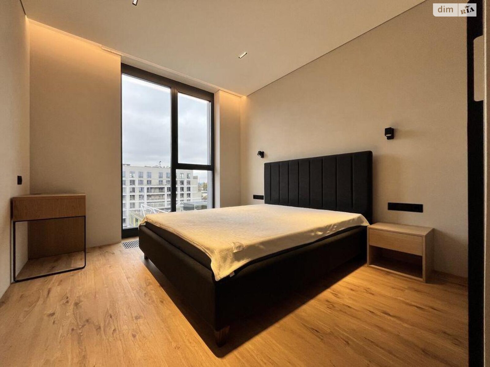 Продажа двухкомнатной квартиры в Киеве, на ул. Набережно-Рыбальская дорога 3, район Подольский фото 1