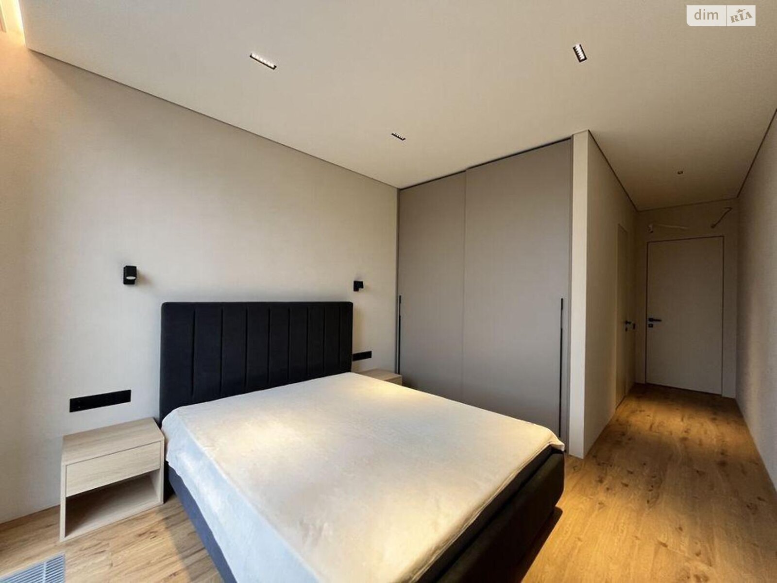 Продажа двухкомнатной квартиры в Киеве, на ул. Набережно-Рыбальская дорога 3, район Подольский фото 1