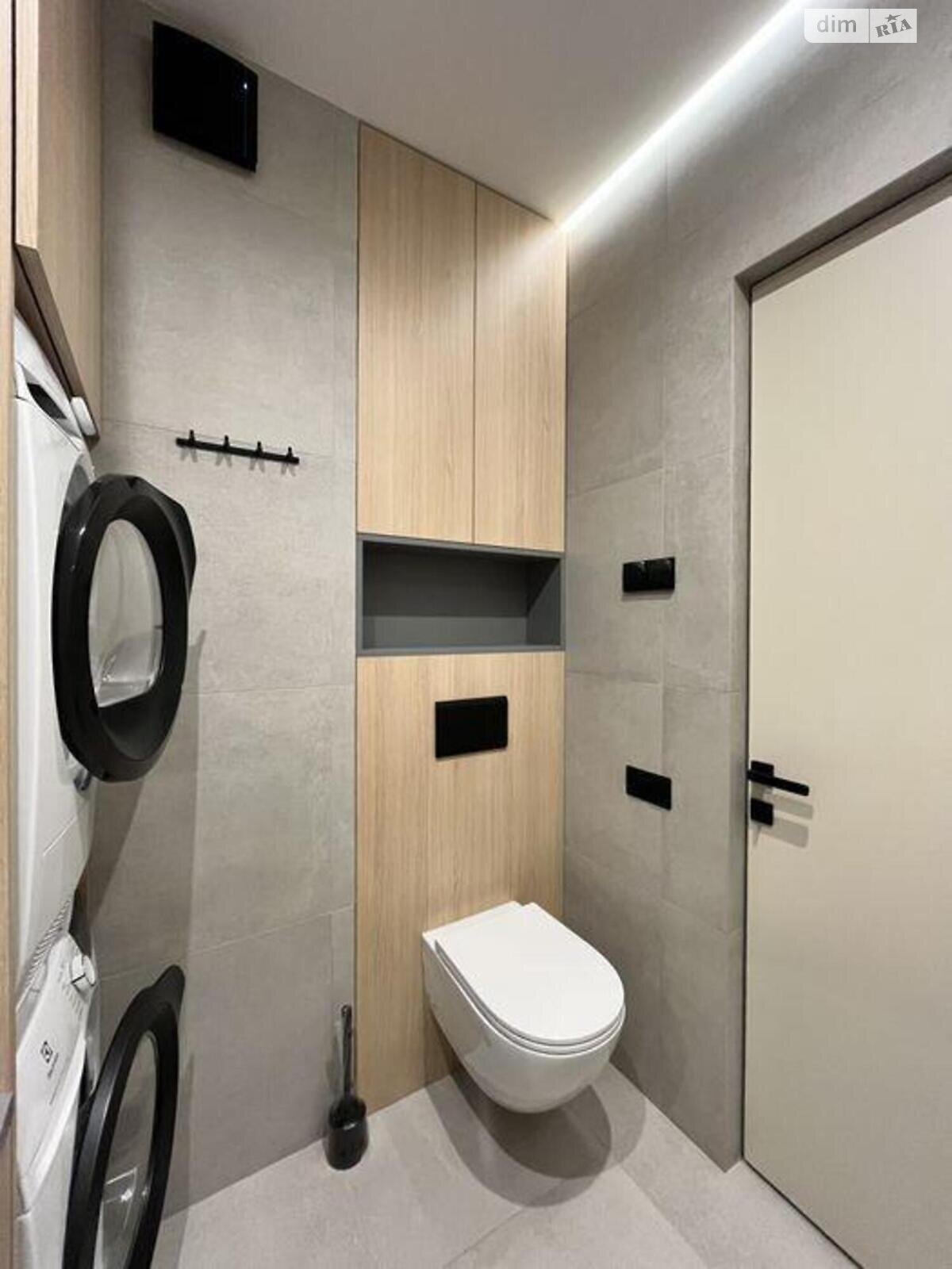 Продажа двухкомнатной квартиры в Киеве, на ул. Набережно-Рыбальская дорога 3, район Подольский фото 1