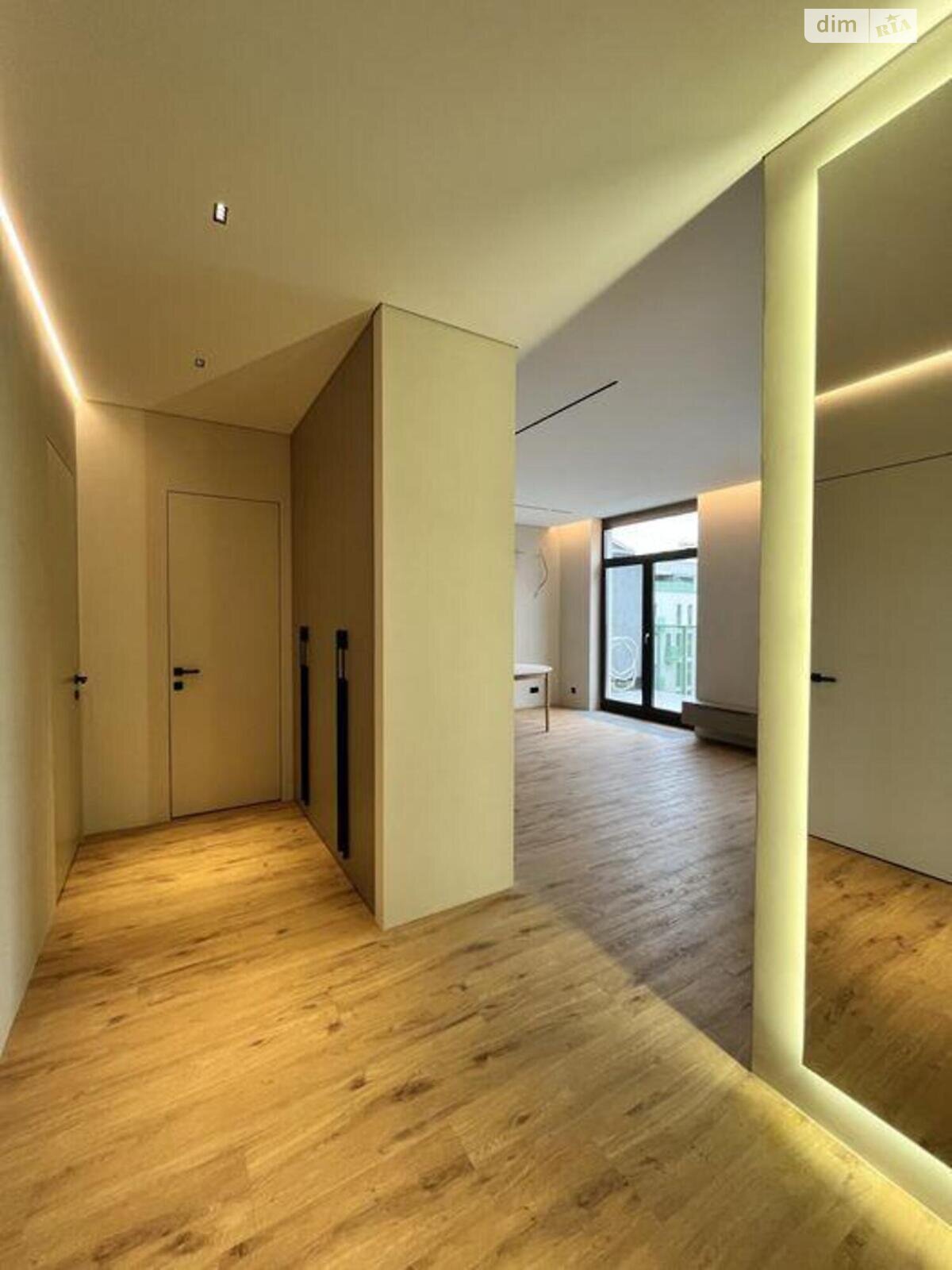 Продажа двухкомнатной квартиры в Киеве, на ул. Набережно-Рыбальская дорога 3, район Подольский фото 1