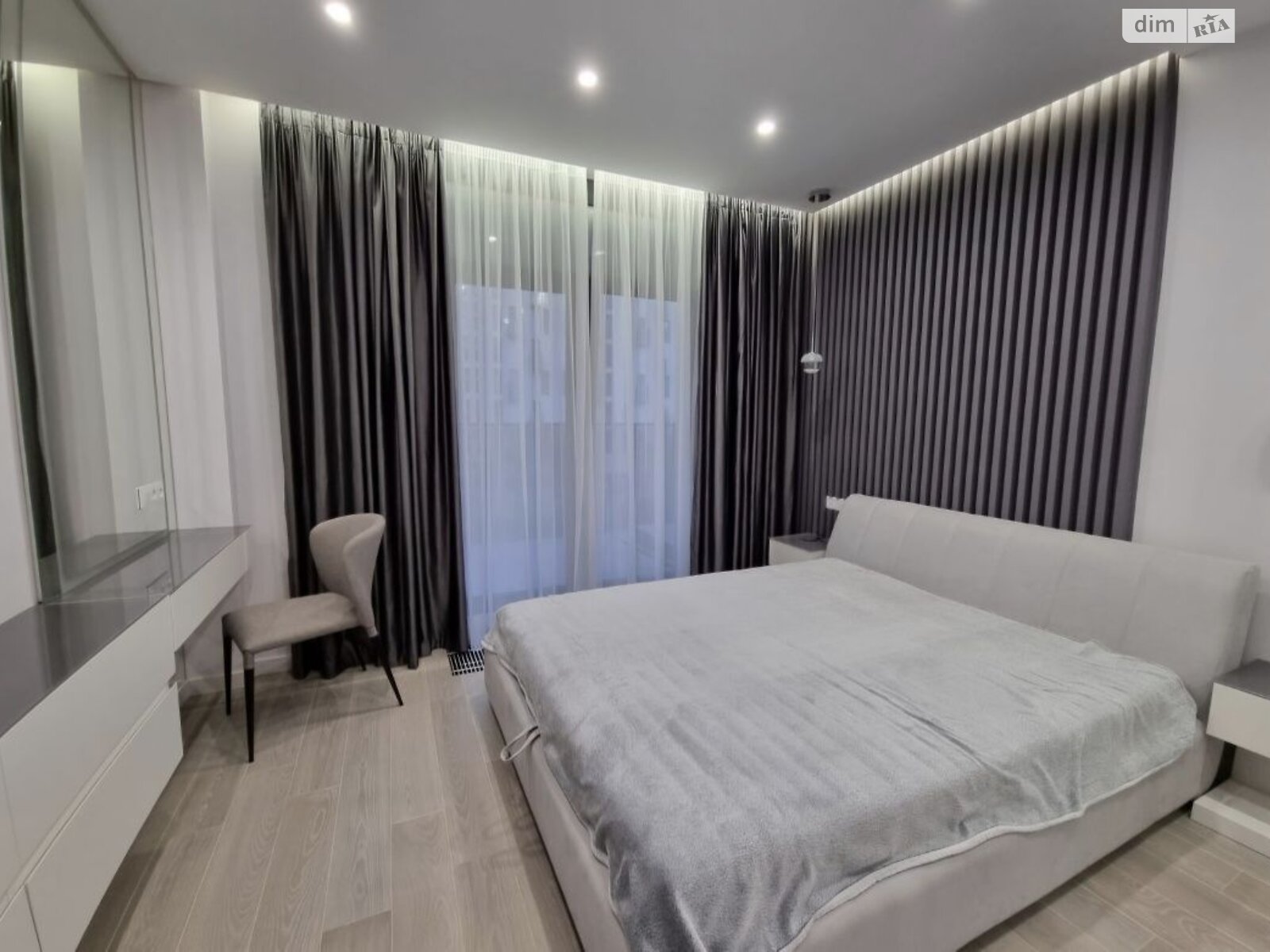 Продажа двухкомнатной квартиры в Киеве, на ул. Набережно-Рыбальская дорога 3, район Подольский фото 1