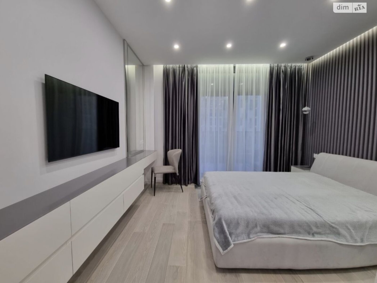 Продажа двухкомнатной квартиры в Киеве, на ул. Набережно-Рыбальская дорога 3, район Подольский фото 1