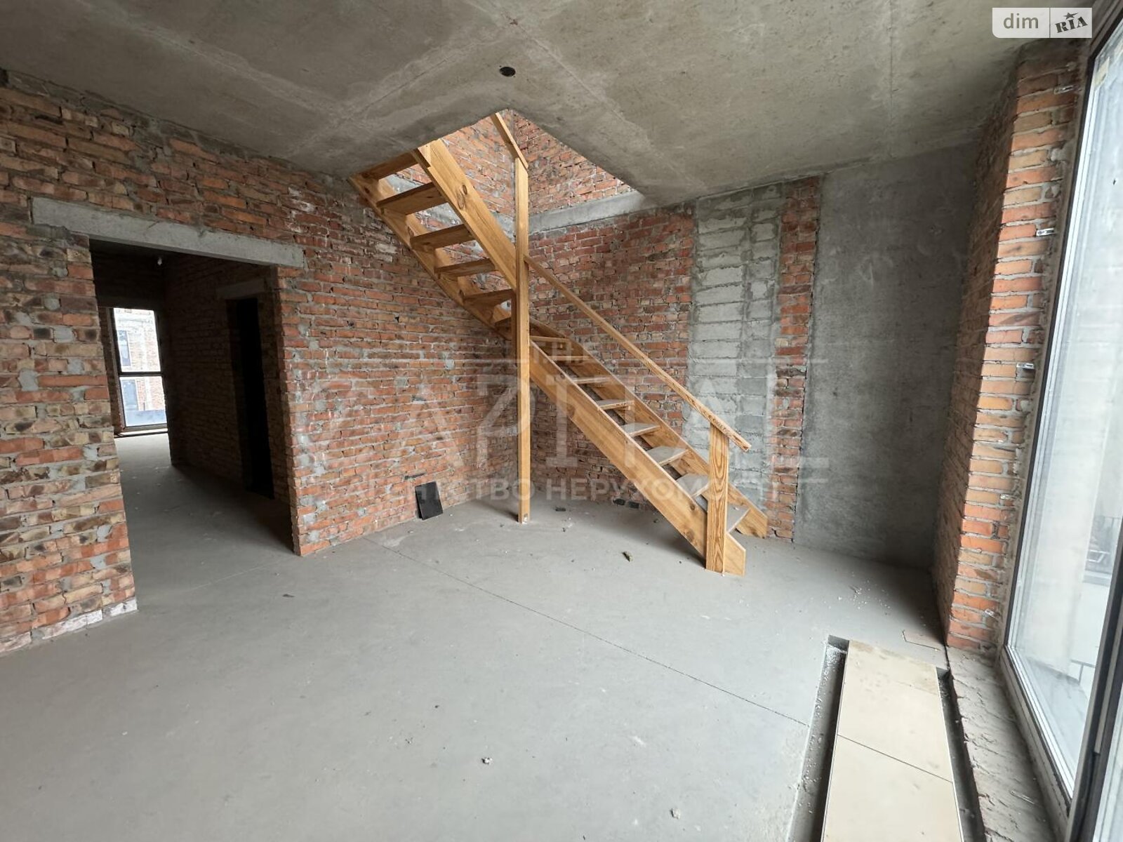 Продаж чотирикімнатної квартири в Києві, на вул. Набережно-Рибальська 9, район Подільський фото 1 Продаж чотирикімнатної квартири в Києві, на вул. Набережно-Рибальська 9, район Подільський фото 1