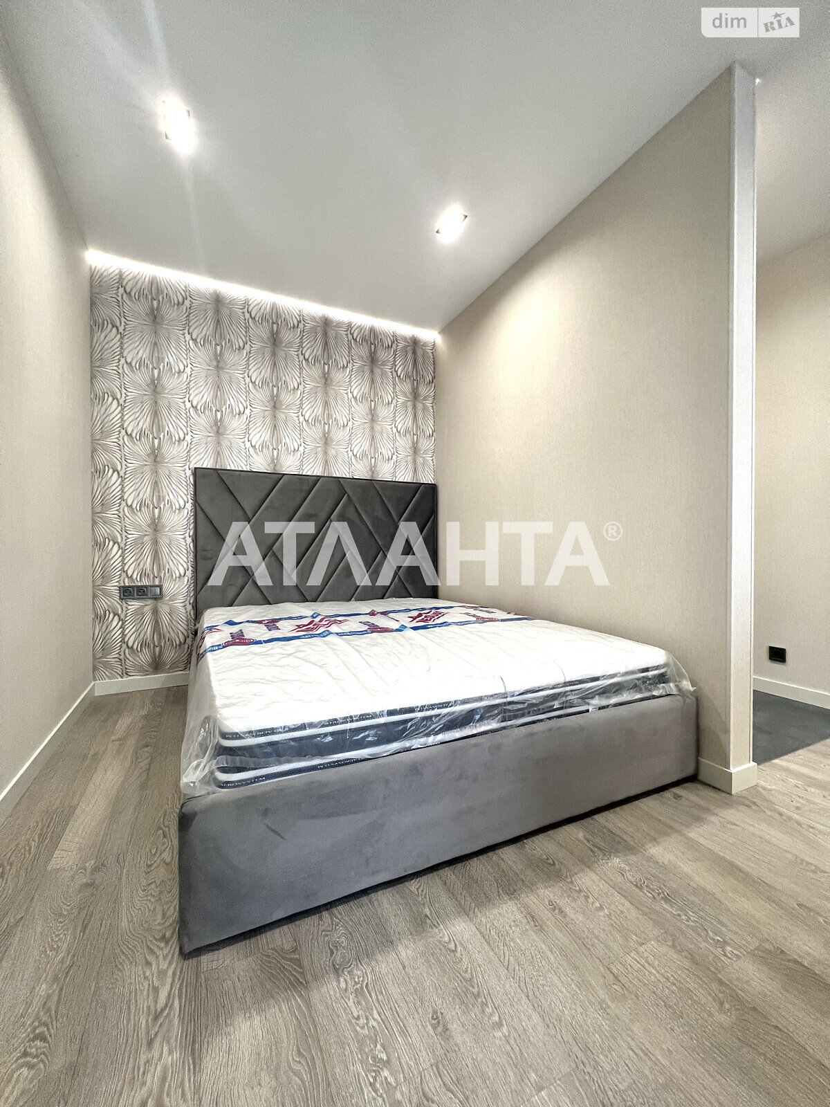 Продажа однокомнатной квартиры в Киеве, на ул. Новомостицкая, район Подольский фото 1 Продажа однокомнатной квартиры в Киеве, на ул. Новомостицкая, район Подольский фото 1