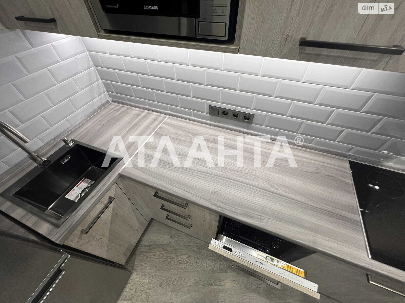 Продажа однокомнатной квартиры в Киеве, на ул. Новомостицкая, район Подольский фото 1 Продажа однокомнатной квартиры в Киеве, на ул. Новомостицкая, район Подольский фото 1
