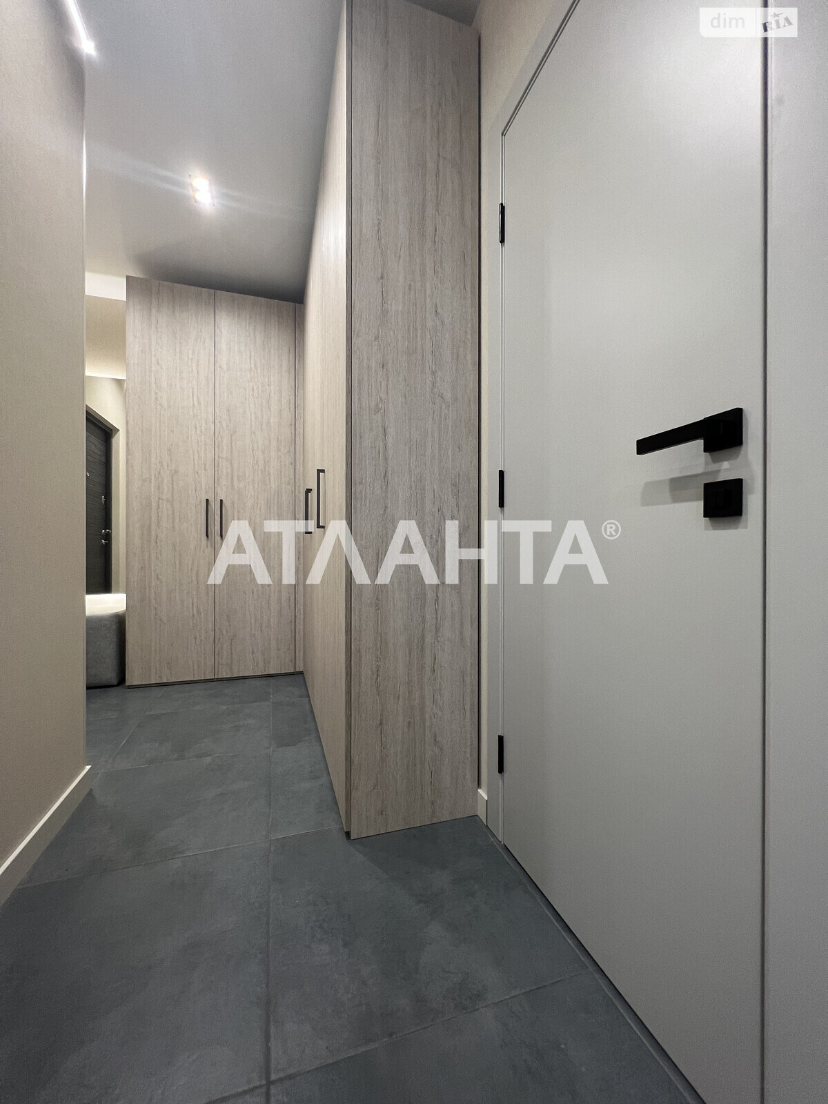 Продажа однокомнатной квартиры в Киеве, на ул. Новомостицкая, район Подольский фото 1 Продажа однокомнатной квартиры в Киеве, на ул. Новомостицкая, район Подольский фото 1