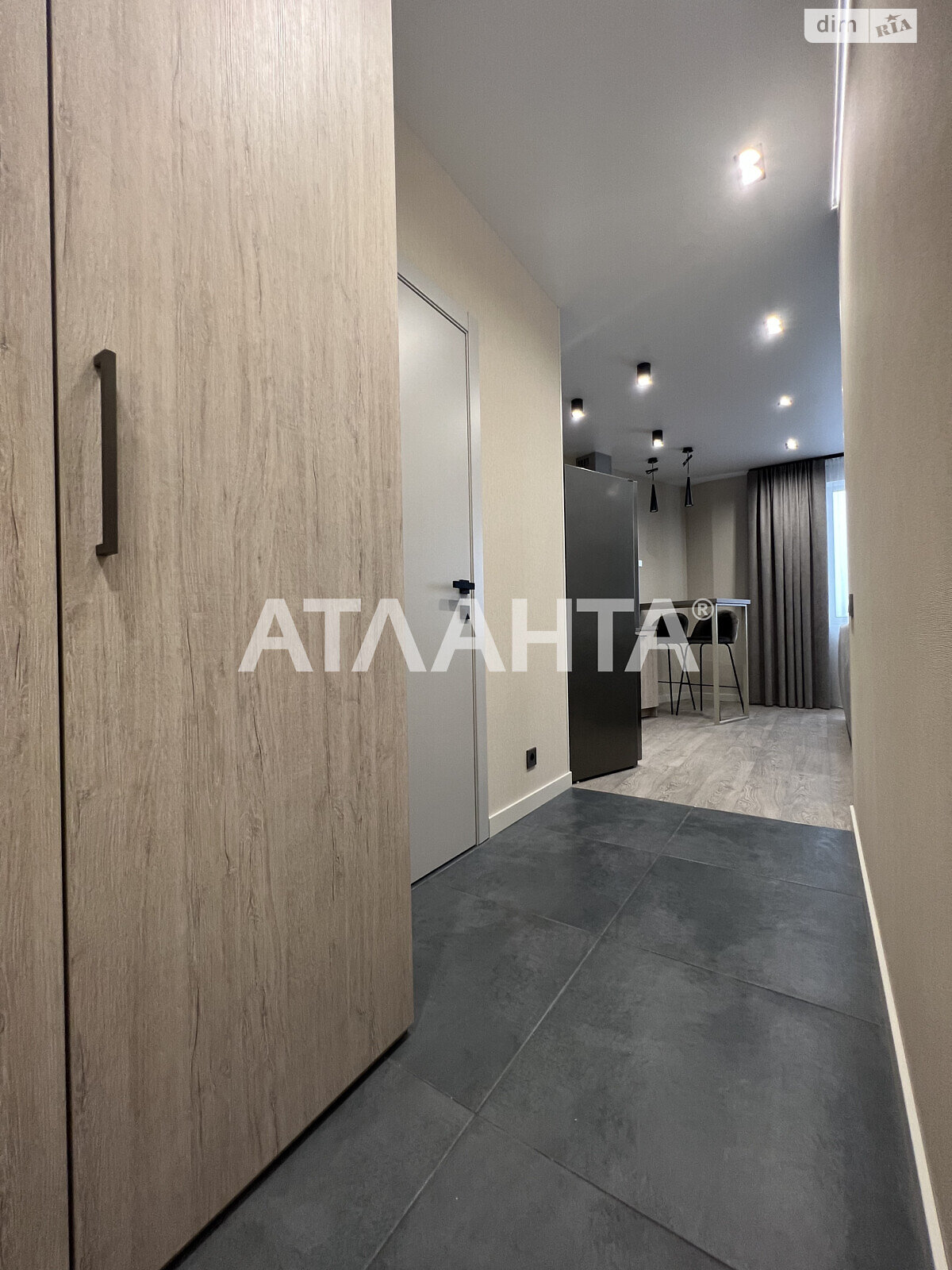 Продажа однокомнатной квартиры в Киеве, на ул. Новомостицкая, район Подольский фото 1 Продажа однокомнатной квартиры в Киеве, на ул. Новомостицкая, район Подольский фото 1