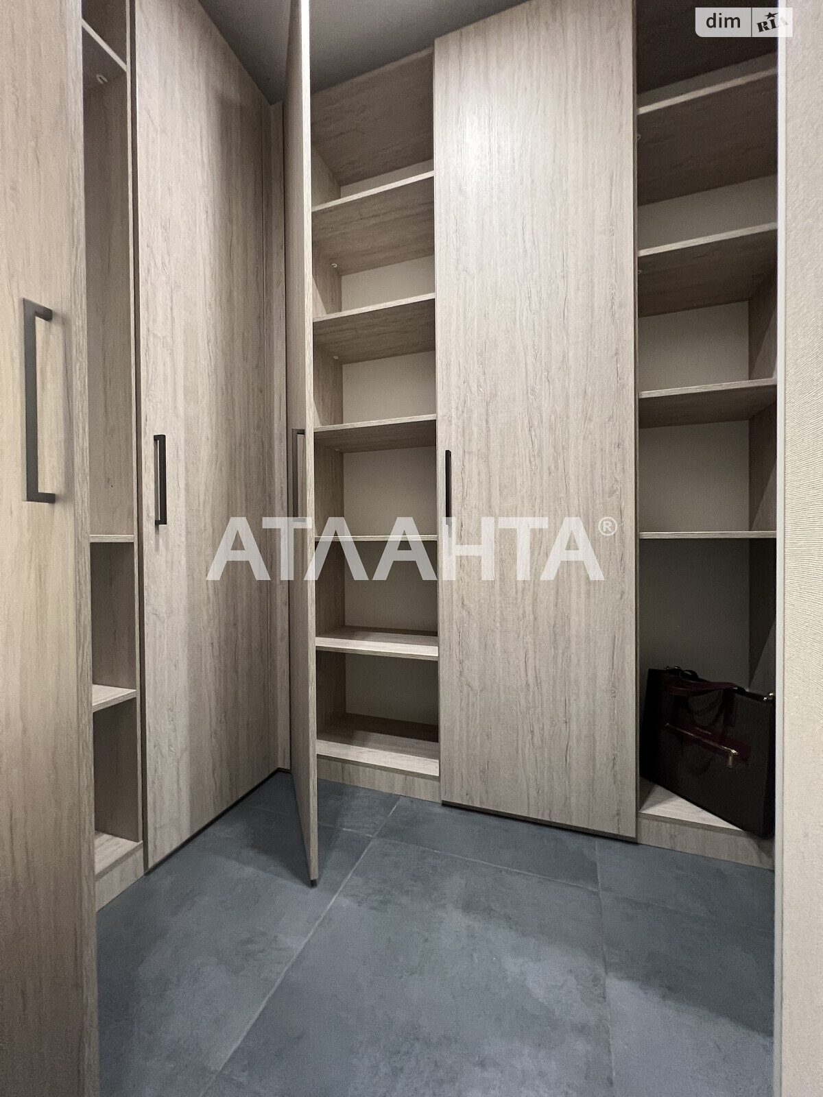 Продажа однокомнатной квартиры в Киеве, на ул. Новомостицкая, район Подольский фото 1 Продажа однокомнатной квартиры в Киеве, на ул. Новомостицкая, район Подольский фото 1