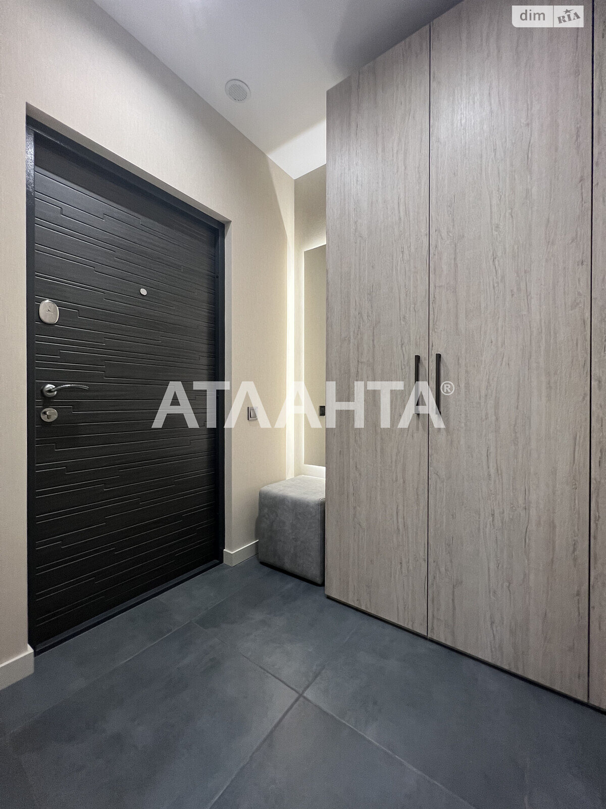 Продажа однокомнатной квартиры в Киеве, на ул. Новомостицкая, район Подольский фото 1 Продажа однокомнатной квартиры в Киеве, на ул. Новомостицкая, район Подольский фото 1