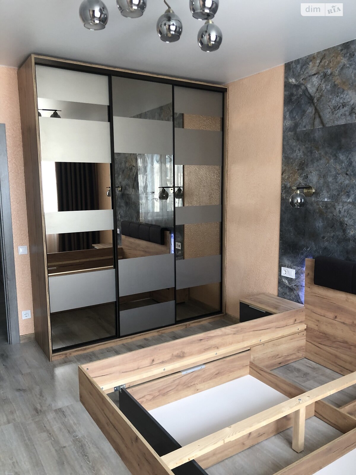 Продаж трикімнатної квартири в Києві, на вул. Сергія Данченка 32, район Подільський фото 1 Продаж трикімнатної квартири в Києві, на вул. Сергія Данченка 32, район Подільський фото 1