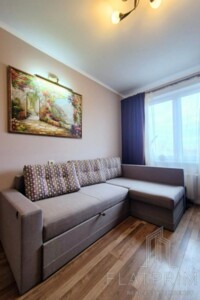 Продаж трикімнатної квартири в Києві, на вул. Сергія Данченка 28, район Подільський фото 2