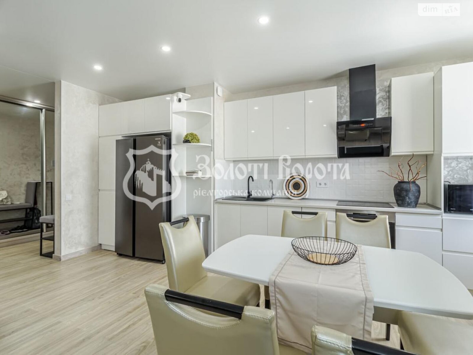 Продаж п`ятикімнатної квартири в Києві, на вул. Сергія Данченка 32Б, район Подільський фото 1 Продаж п`ятикімнатної квартири в Києві, на вул. Сергія Данченка 32Б, район Подільський фото 1