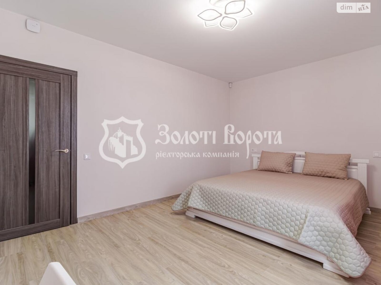 Продаж п`ятикімнатної квартири в Києві, на вул. Сергія Данченка 32Б, район Подільський фото 1 Продаж п`ятикімнатної квартири в Києві, на вул. Сергія Данченка 32Б, район Подільський фото 1