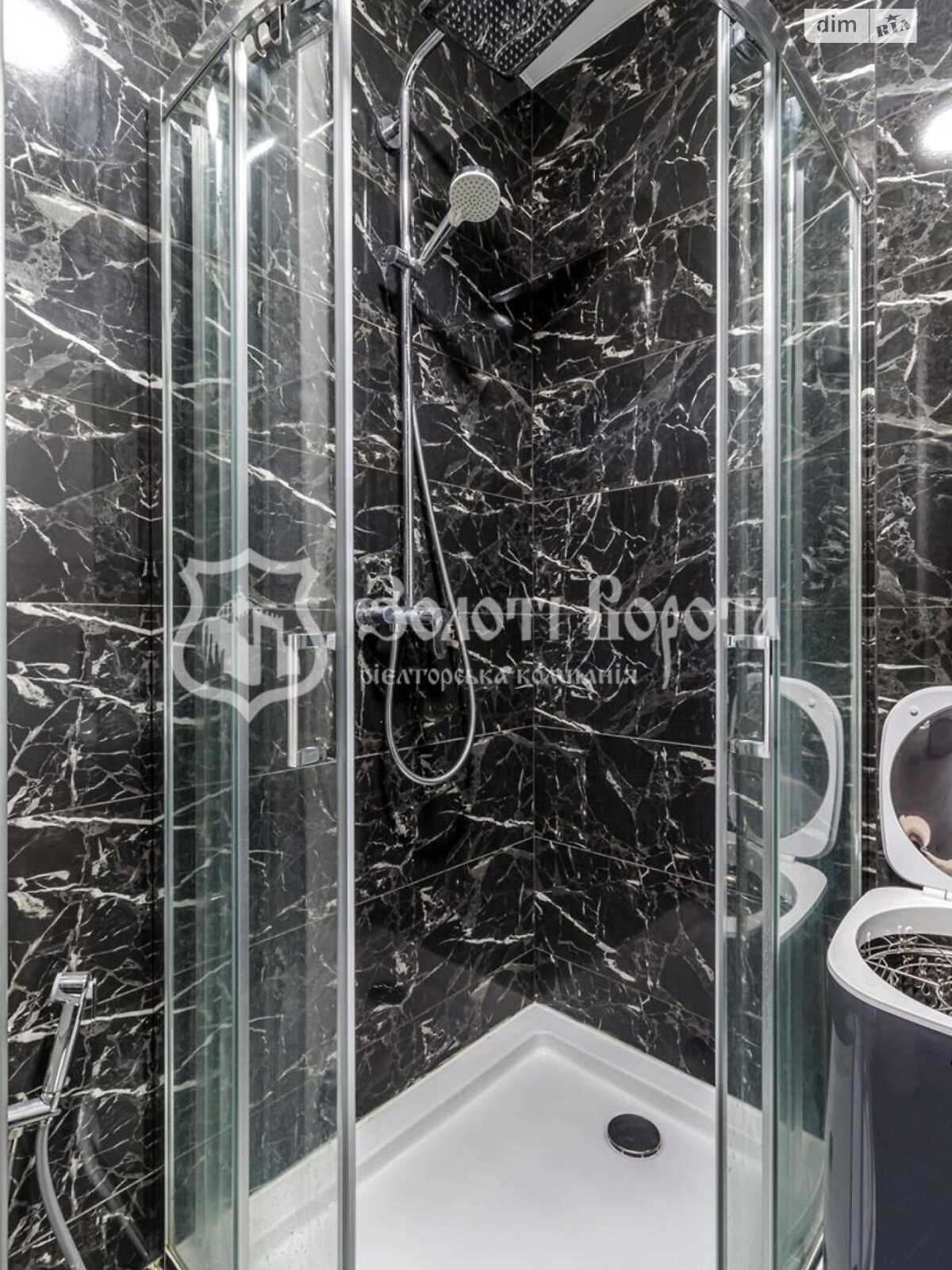 Продаж п`ятикімнатної квартири в Києві, на вул. Сергія Данченка 32Б, район Подільський фото 1 Продаж п`ятикімнатної квартири в Києві, на вул. Сергія Данченка 32Б, район Подільський фото 1