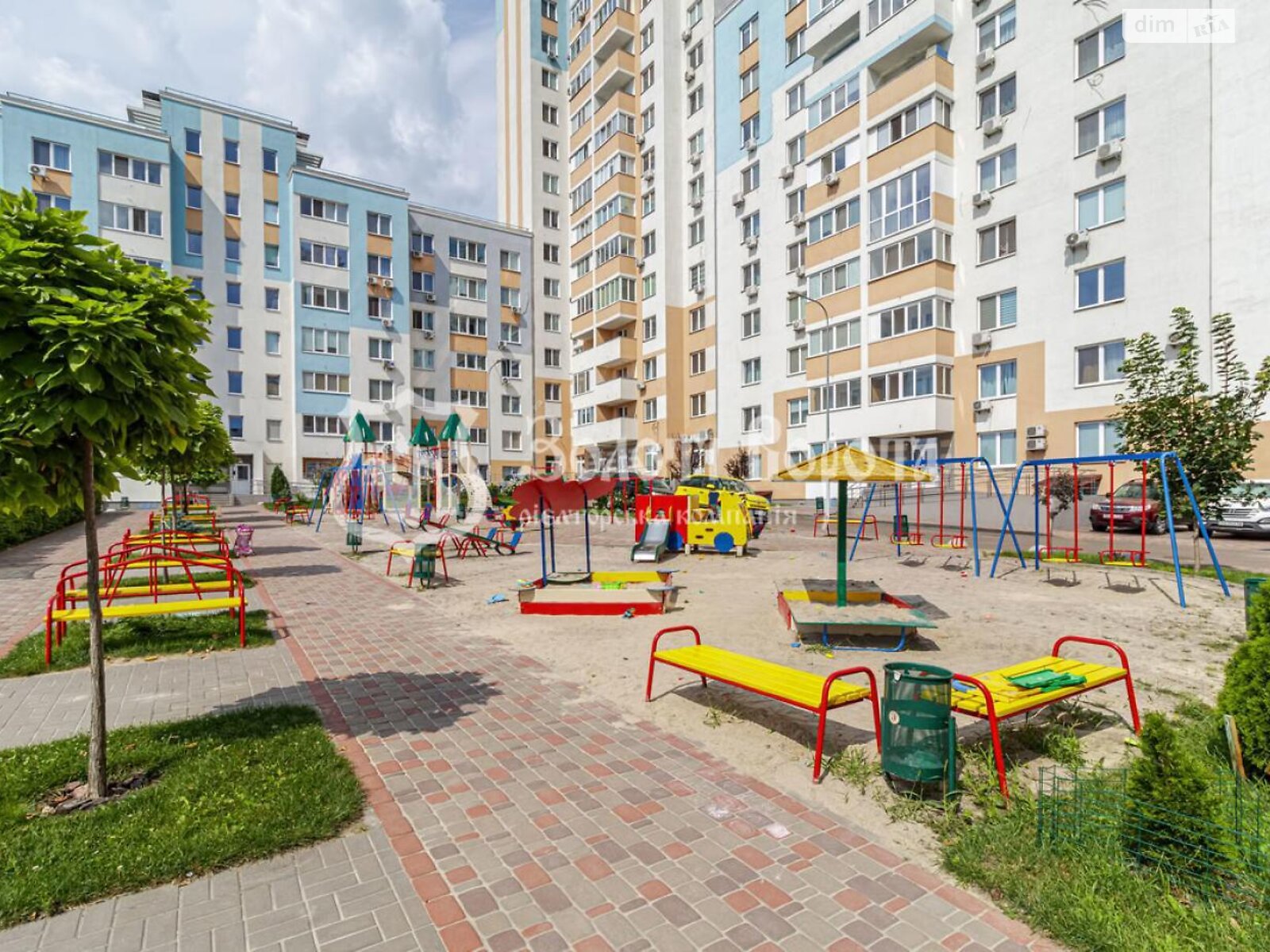 Продаж п`ятикімнатної квартири в Києві, на вул. Сергія Данченка 32Б, район Подільський фото 1 Продаж п`ятикімнатної квартири в Києві, на вул. Сергія Данченка 32Б, район Подільський фото 1