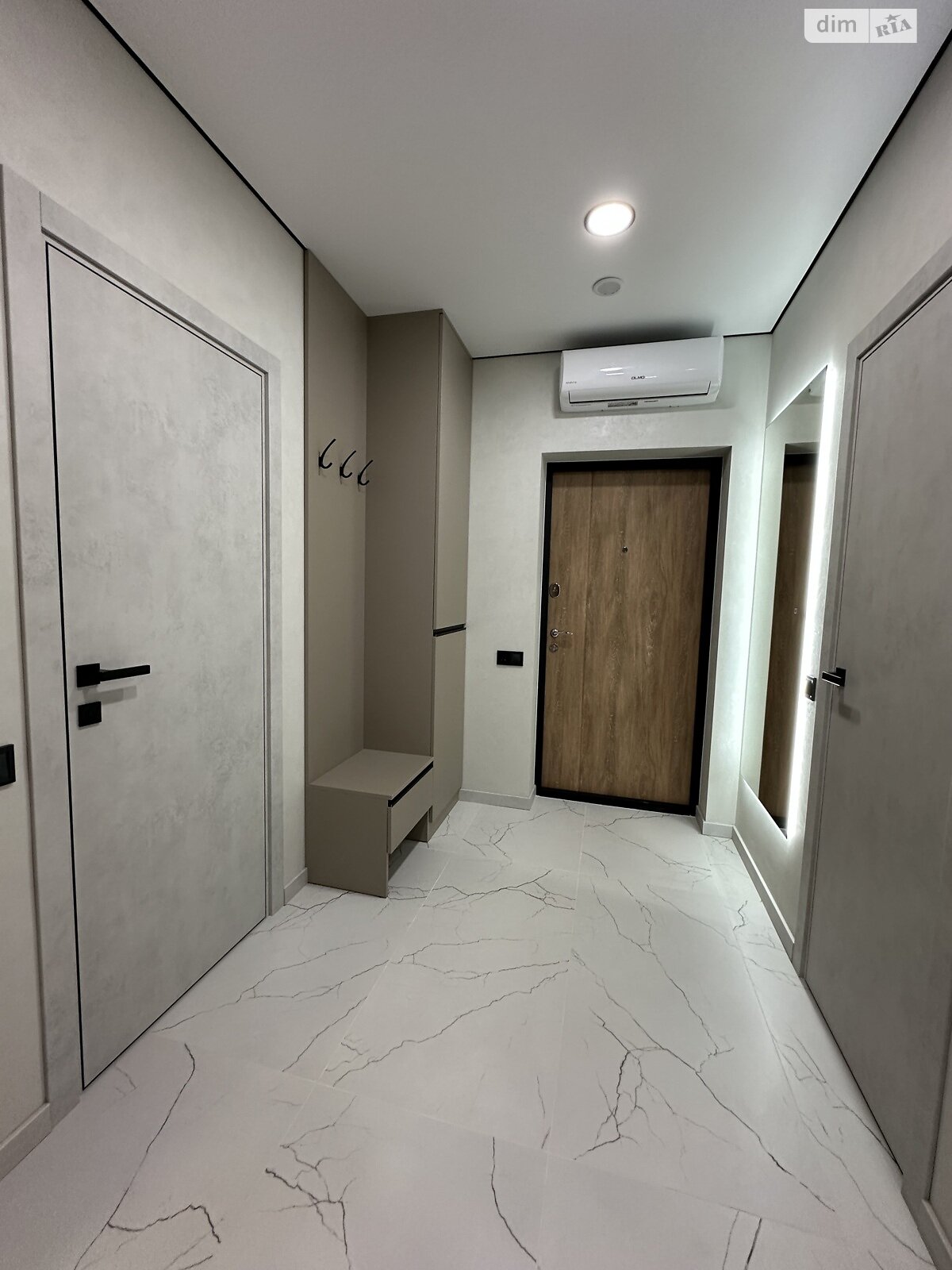 Продажа однокомнатной квартиры в Киеве, на ул. Всеволода Змиенко 34/21, район Подольский фото 1