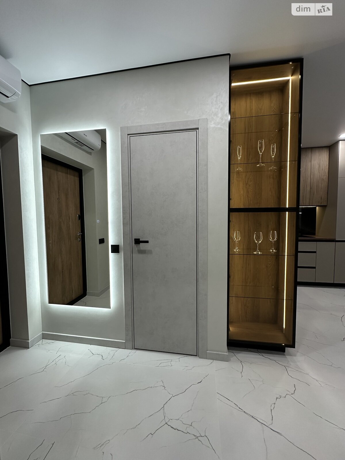 Продажа однокомнатной квартиры в Киеве, на ул. Всеволода Змиенко 34/21, район Подольский фото 1