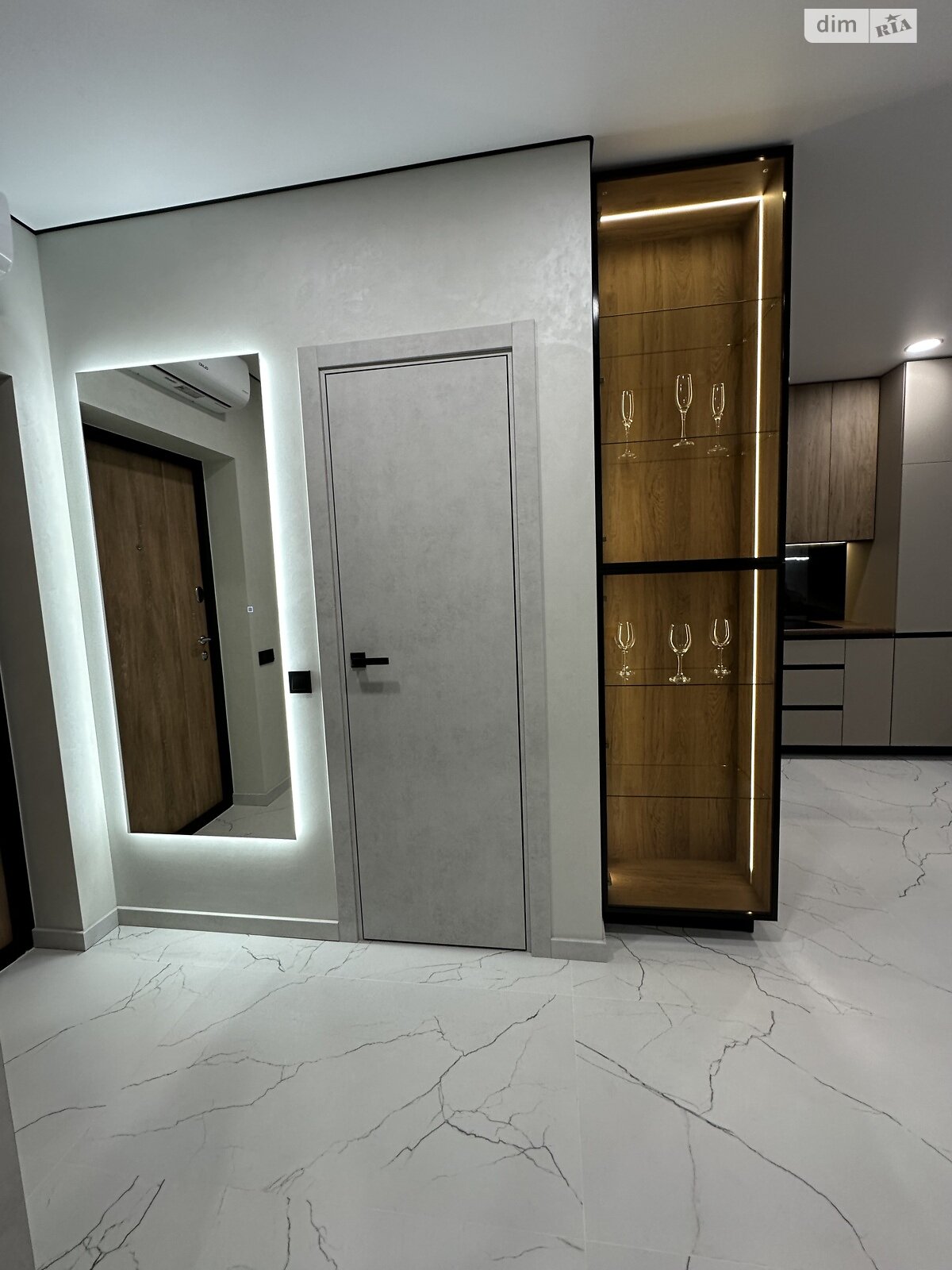 Продажа однокомнатной квартиры в Киеве, на ул. Всеволода Змиенко 34/21, район Подольский фото 1