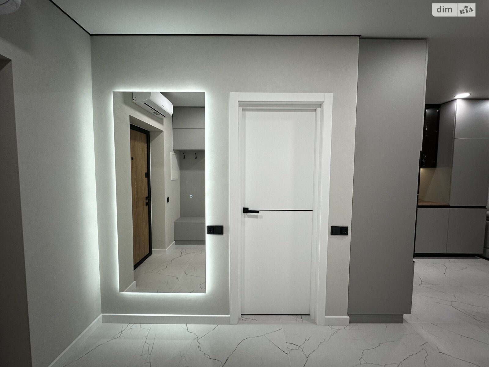 Продажа однокомнатной квартиры в Киеве, на ул. Всеволода Змиенко 34/21, кв. 130, район Подольский фото 1