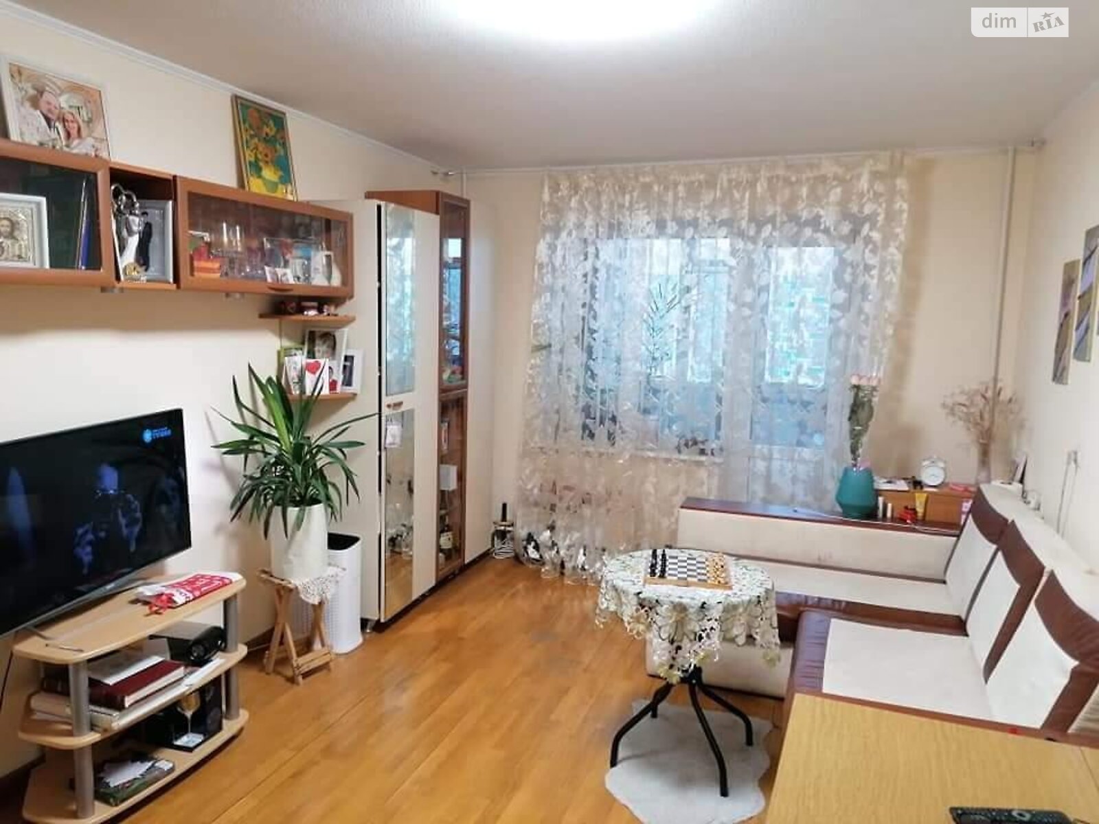 Продажа трехкомнатной квартиры в Киеве, на ул. Анны Ахматовой 15, район Позняки фото 1