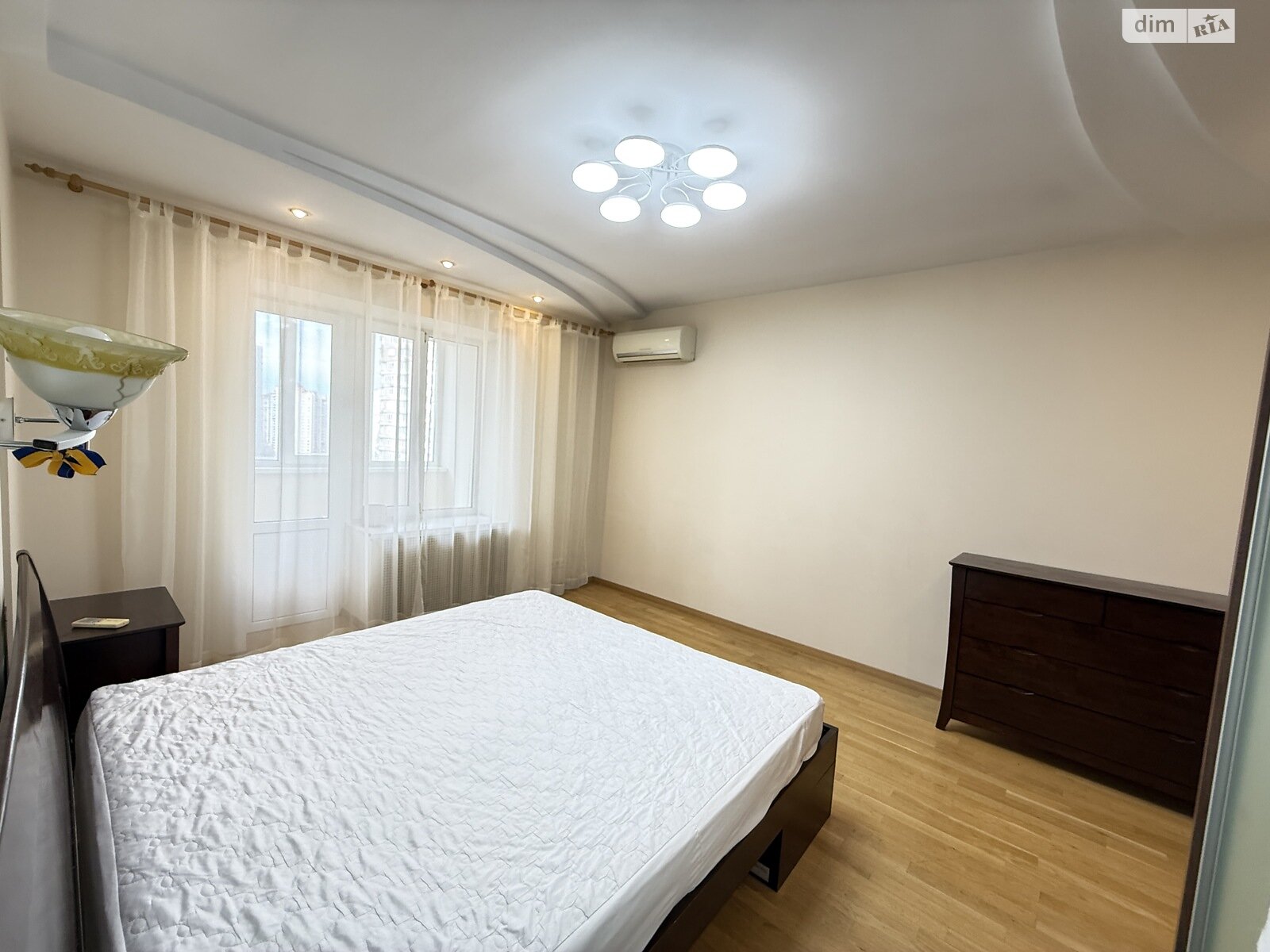 Продаж трикімнатної квартири в Києві, на вул. Ахматової Анни 31, район Позняки фото 1 Продаж трикімнатної квартири в Києві, на вул. Ахматової Анни 31, район Позняки фото 1