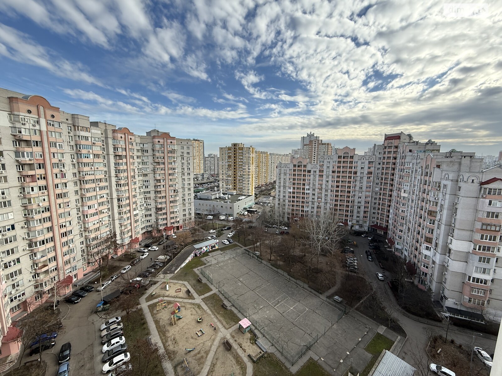 Продаж трикімнатної квартири в Києві, на вул. Ахматової Анни 31, район Позняки фото 1 Продаж трикімнатної квартири в Києві, на вул. Ахматової Анни 31, район Позняки фото 1