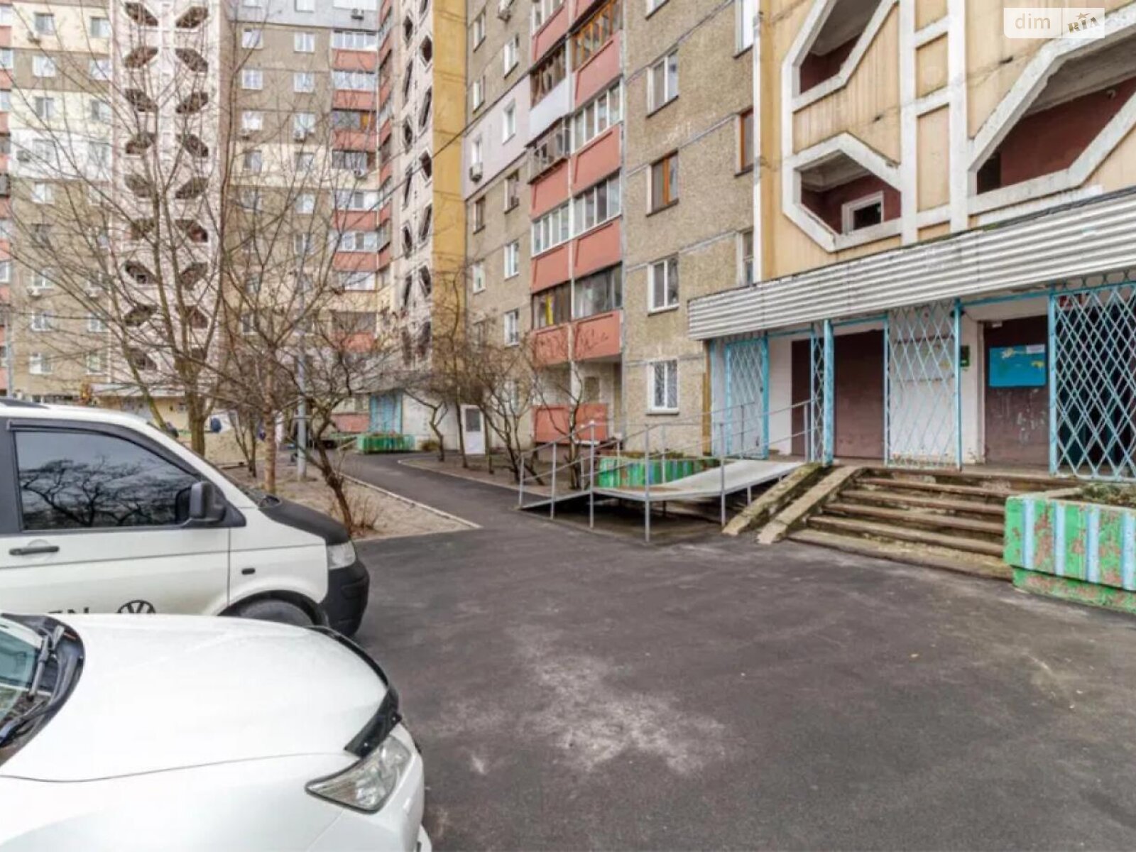 Продажа трехкомнатной квартиры в Киеве, на ул. Анны Ахматовой 16В, район Позняки фото 1 Продажа трехкомнатной квартиры в Киеве, на ул. Анны Ахматовой 16В, район Позняки фото 1