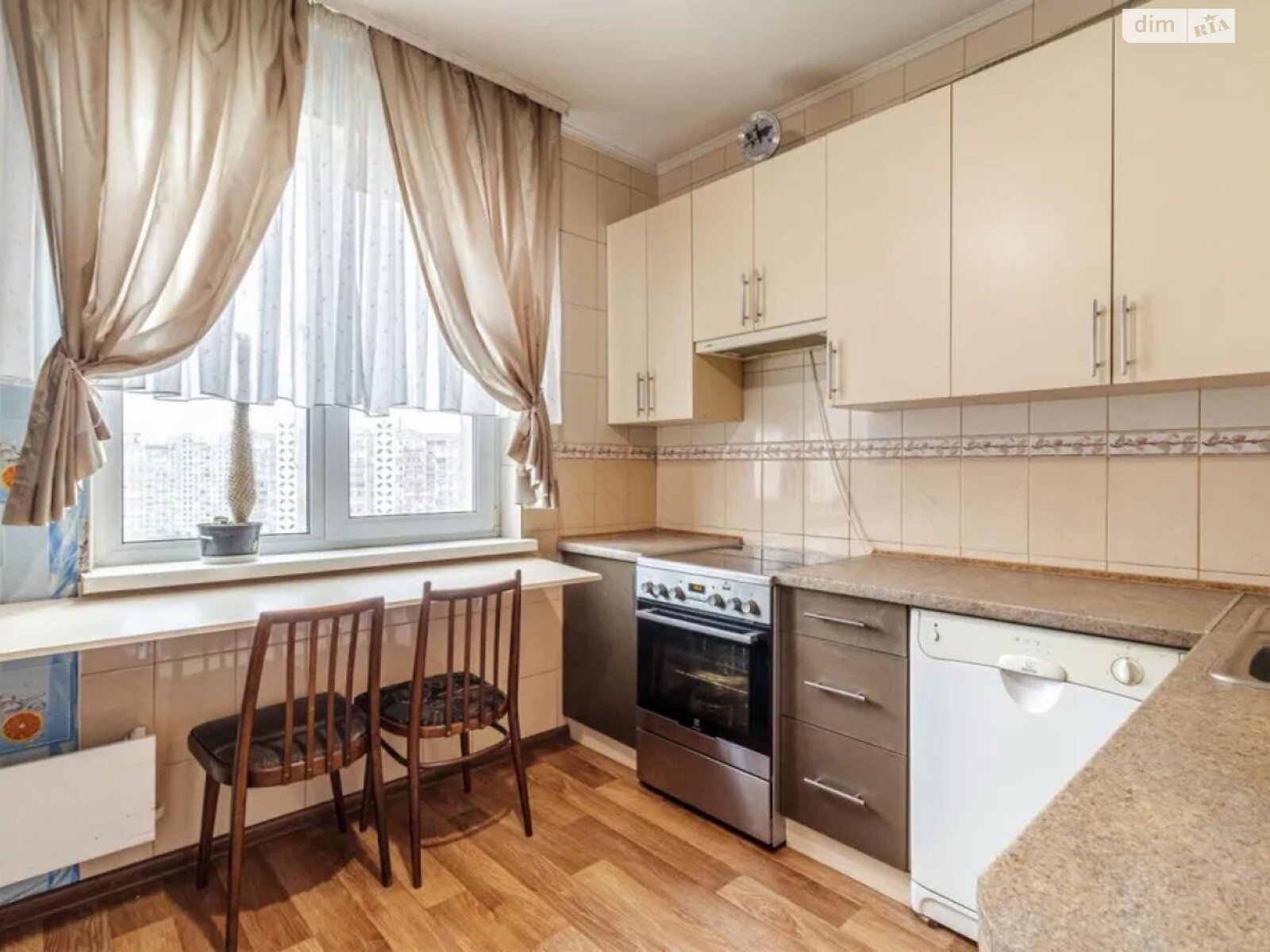Продажа трехкомнатной квартиры в Киеве, на ул. Анны Ахматовой 16В, район Позняки фото 1 Продажа трехкомнатной квартиры в Киеве, на ул. Анны Ахматовой 16В, район Позняки фото 1