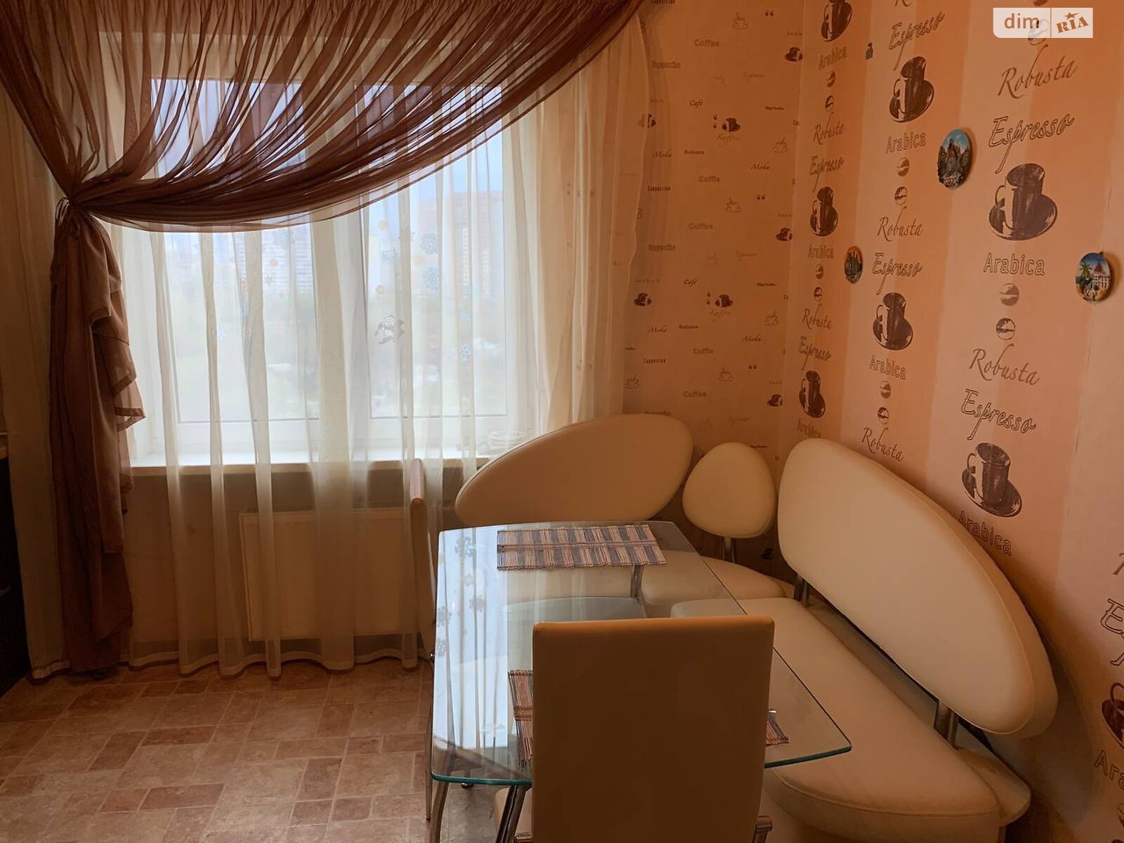Продаж трикімнатної квартири в Києві, на вул. Ахматової Анни 24, район Позняки фото 1 Продаж трикімнатної квартири в Києві, на вул. Ахматової Анни 24, район Позняки фото 1
