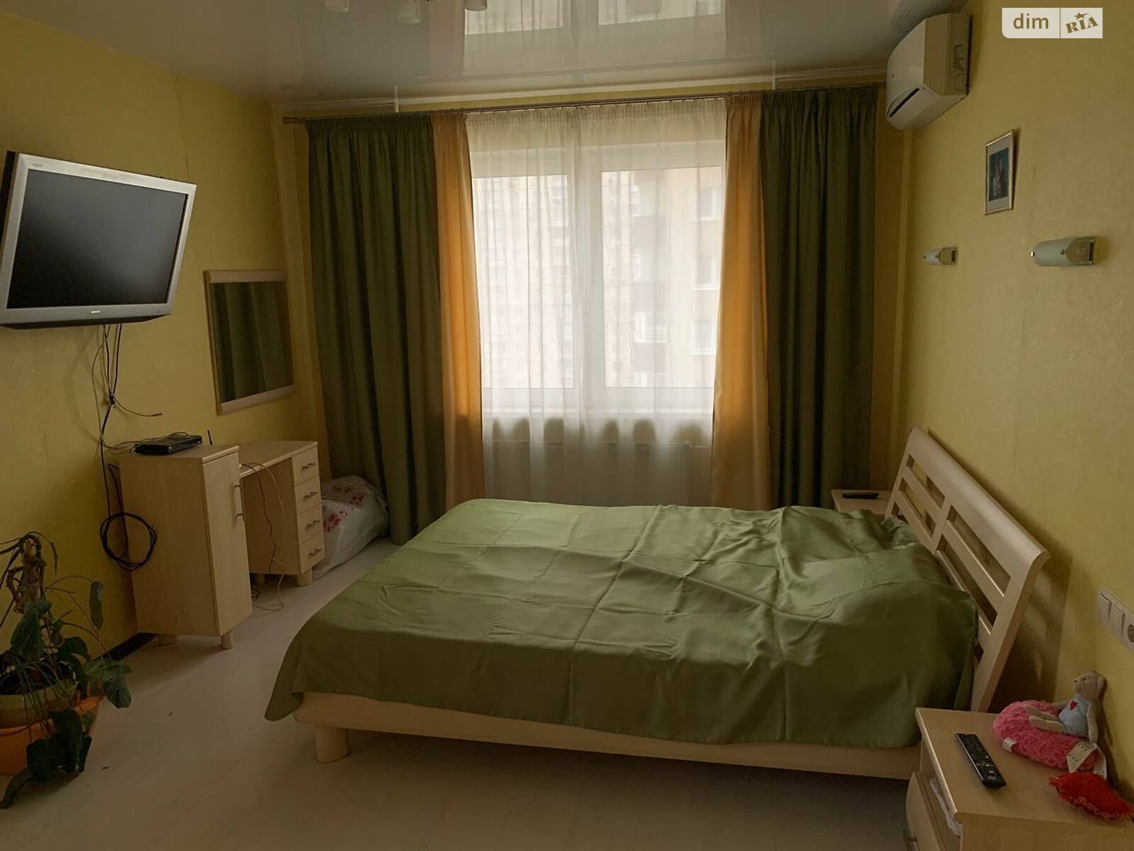 Продаж трикімнатної квартири в Києві, на вул. Ахматової Анни 24, район Позняки фото 1 Продаж трикімнатної квартири в Києві, на вул. Ахматової Анни 24, район Позняки фото 1