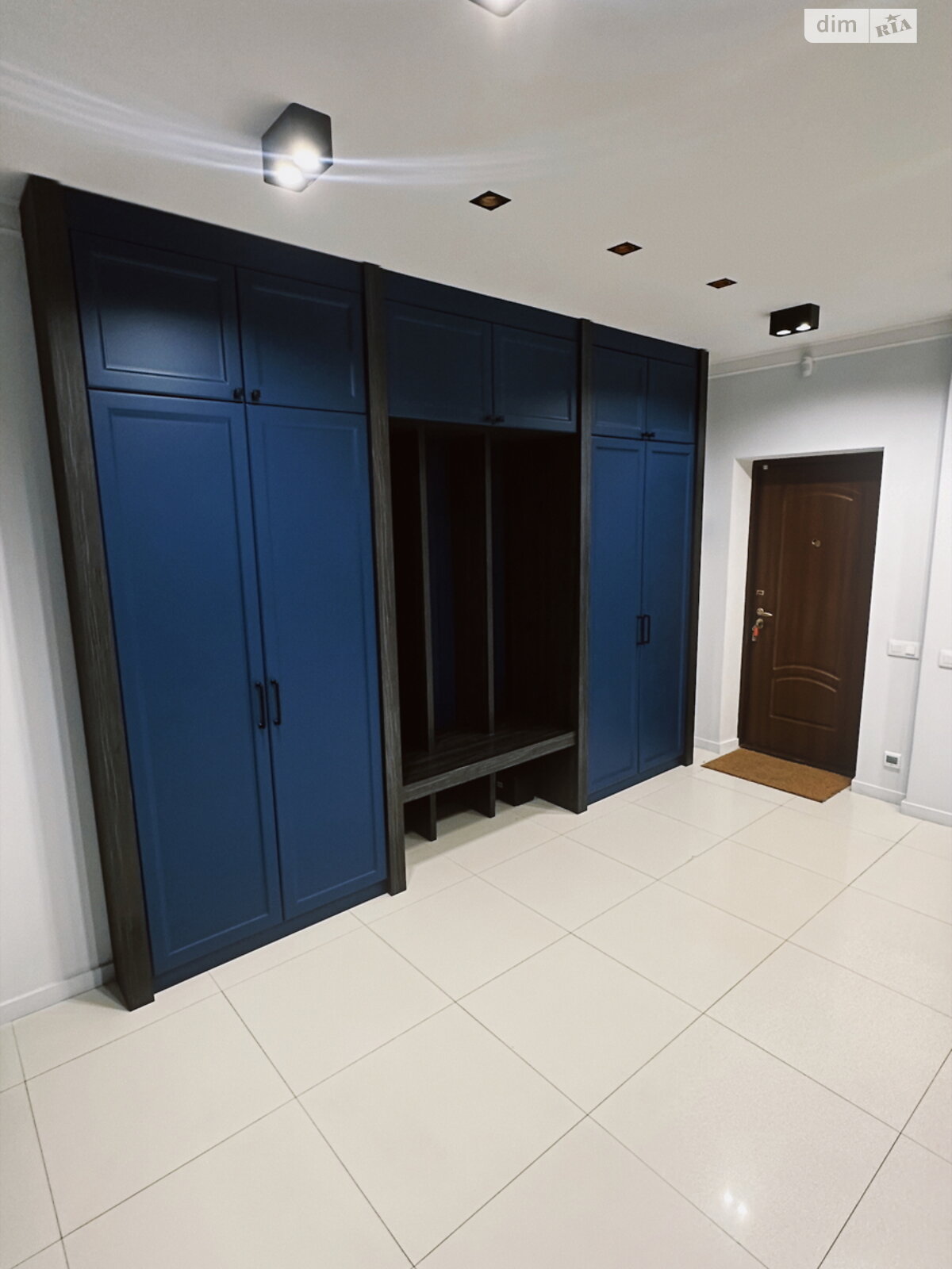 Продажа трехкомнатной квартиры в Киеве, на ул. Анны Ахматовой 13Д, район Позняки фото 1 Продажа трехкомнатной квартиры в Киеве, на ул. Анны Ахматовой 13Д, район Позняки фото 1