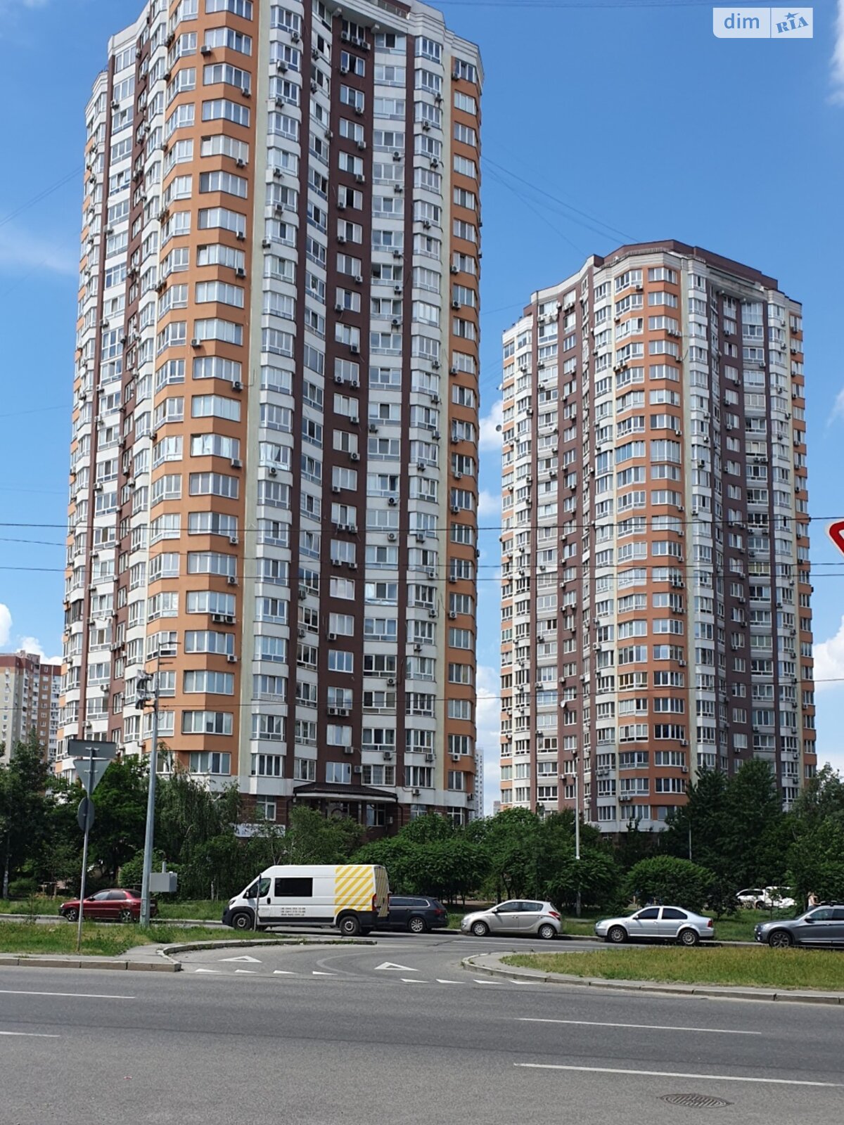 Продаж трикімнатної квартири в Києві, на вул. Ахматової Анни 32/18, район Позняки фото 1 Продаж трикімнатної квартири в Києві, на вул. Ахматової Анни 32/18, район Позняки фото 1
