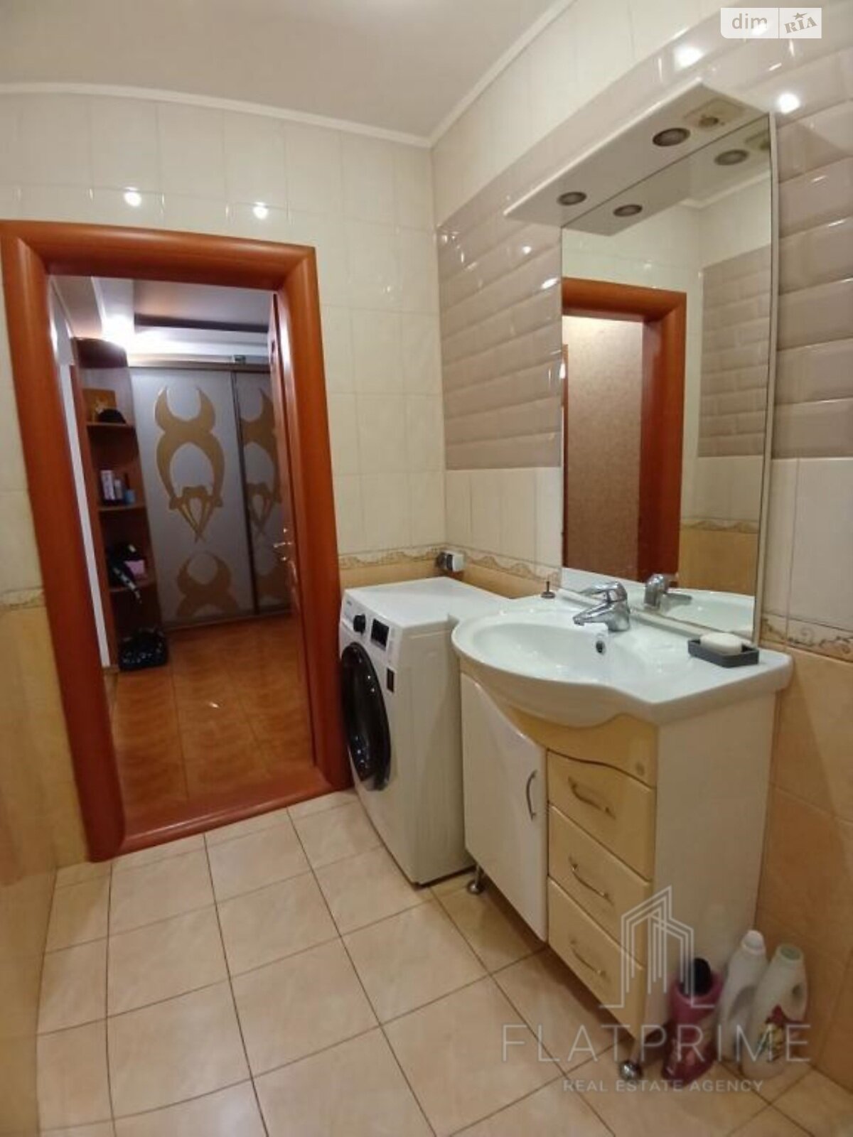 Продаж трикімнатної квартири в Києві, на вул. Ахматової Анни 43, район Позняки фото 1 Продаж трикімнатної квартири в Києві, на вул. Ахматової Анни 43, район Позняки фото 1