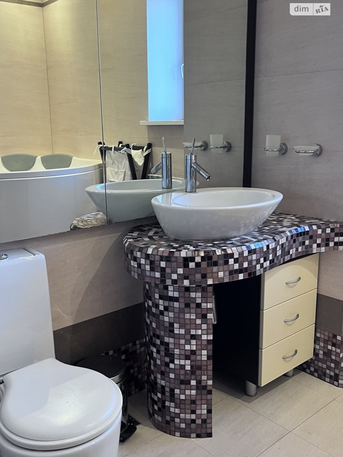 Продажа четырехкомнатной квартиры в Киеве, на ул. Анны Ахматовой 13Г, район Позняки фото 1 Продажа четырехкомнатной квартиры в Киеве, на ул. Анны Ахматовой 13Г, район Позняки фото 1