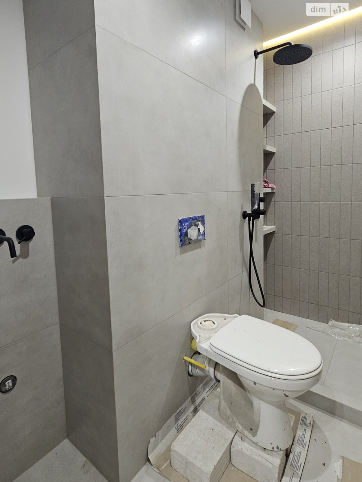 Продажа трехкомнатной квартиры в Киеве, на наб. Днепровская 20А, район Позняки фото 1 Продажа трехкомнатной квартиры в Киеве, на наб. Днепровская 20А, район Позняки фото 1