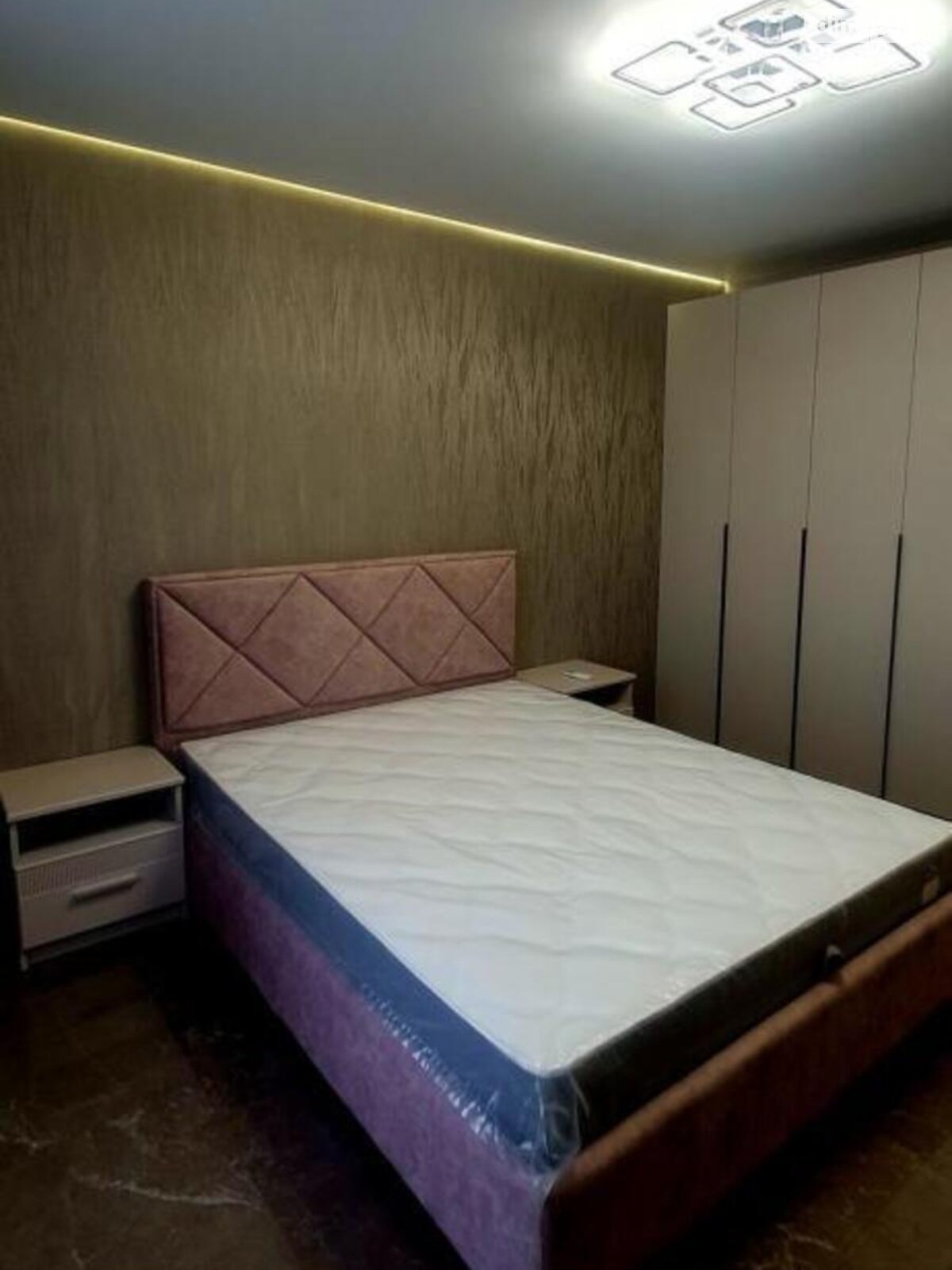Продаж однокімнатної квартири в Києві, на наб. Дніпровська 20А, район Позняки фото 1 Продаж однокімнатної квартири в Києві, на наб. Дніпровська 20А, район Позняки фото 1