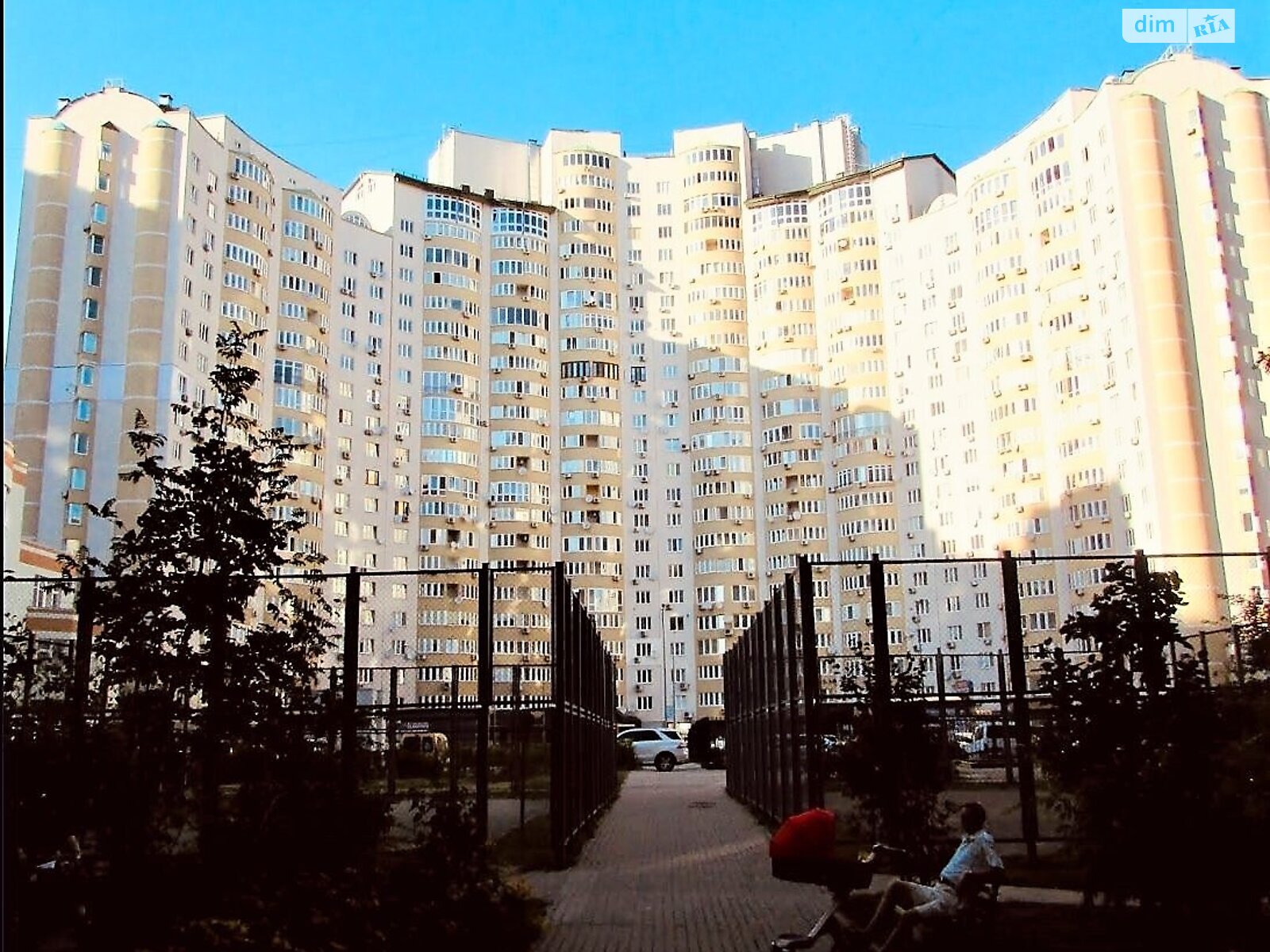 Продаж трикімнатної квартири в Києві, на наб. Дніпровська 19В, район Позняки фото 1 Продаж трикімнатної квартири в Києві, на наб. Дніпровська 19В, район Позняки фото 1