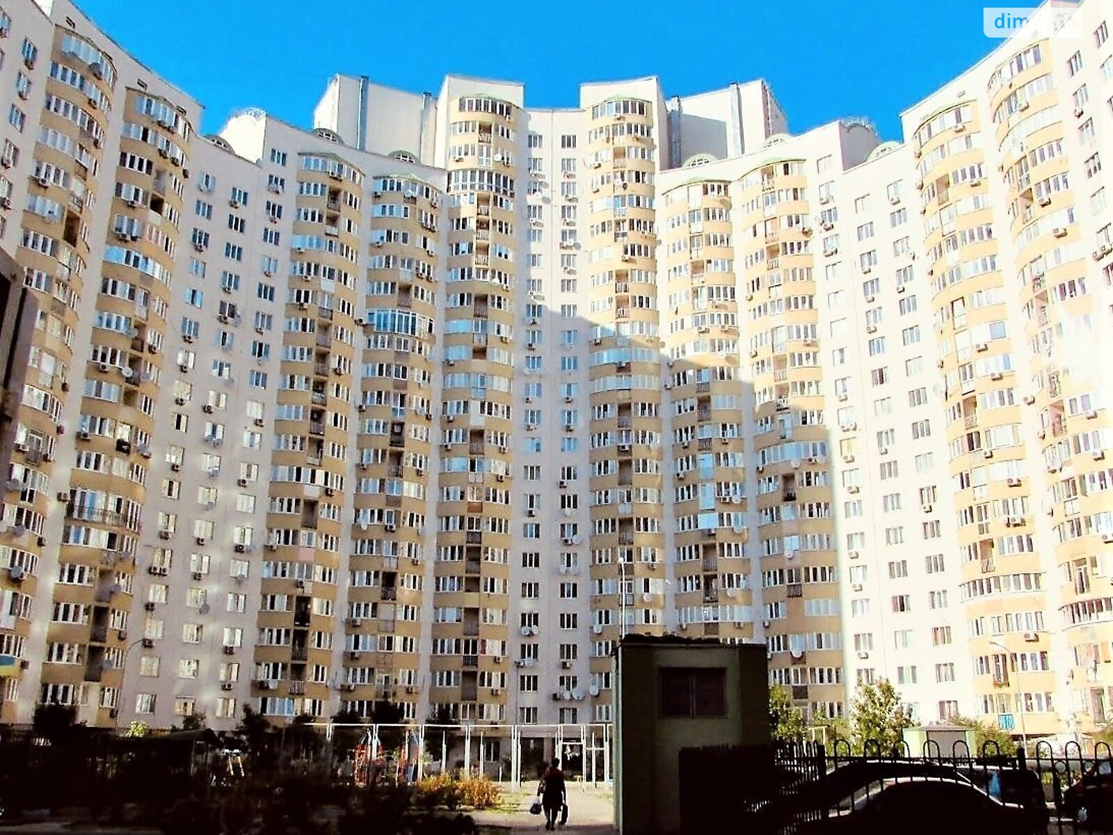 Продаж трикімнатної квартири в Києві, на наб. Дніпровська 19В, район Позняки фото 1 Продаж трикімнатної квартири в Києві, на наб. Дніпровська 19В, район Позняки фото 1