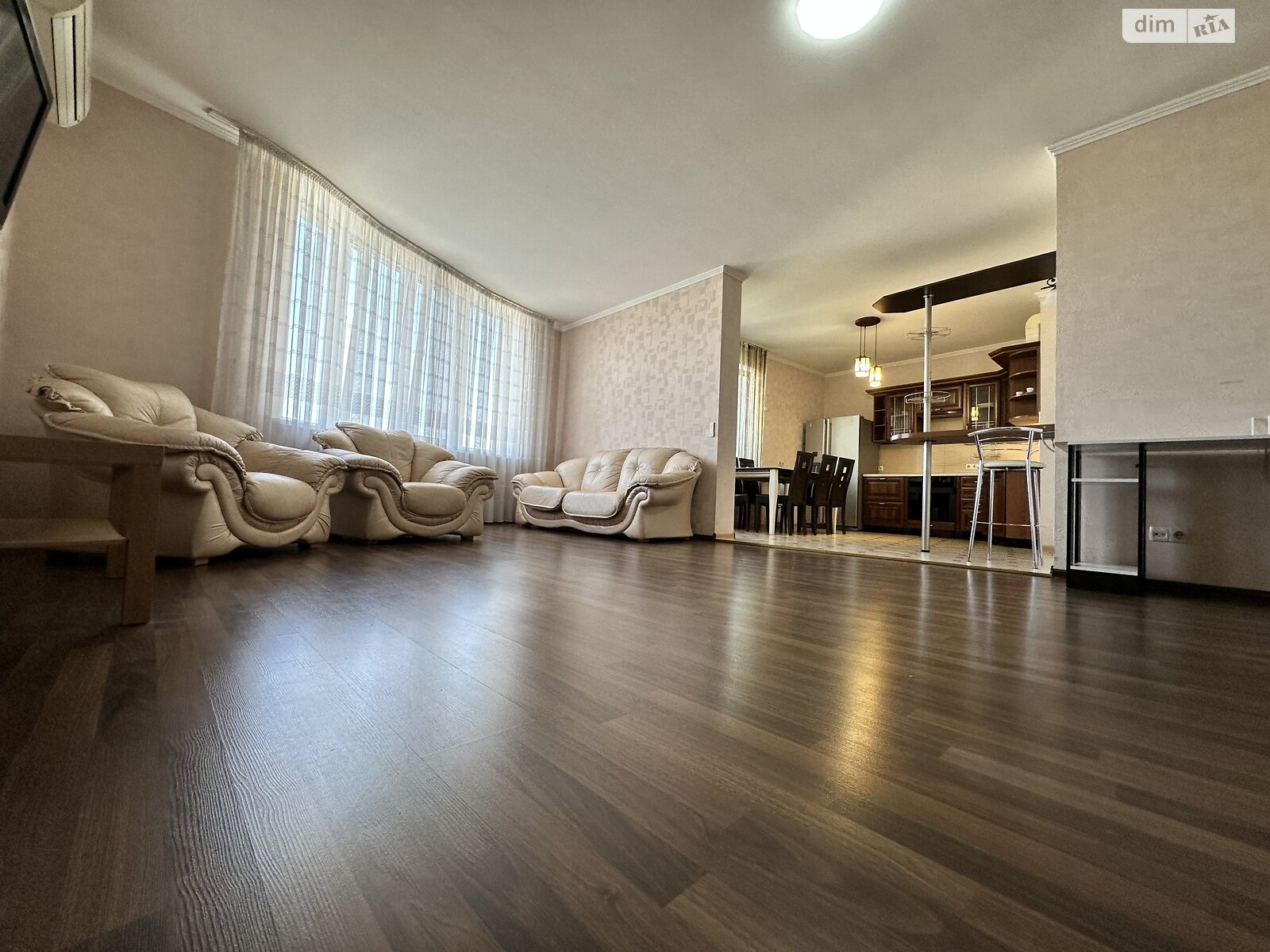 Продаж трикімнатної квартири в Києві, на наб. Дніпровська 19В, район Позняки фото 1 Продаж трикімнатної квартири в Києві, на наб. Дніпровська 19В, район Позняки фото 1