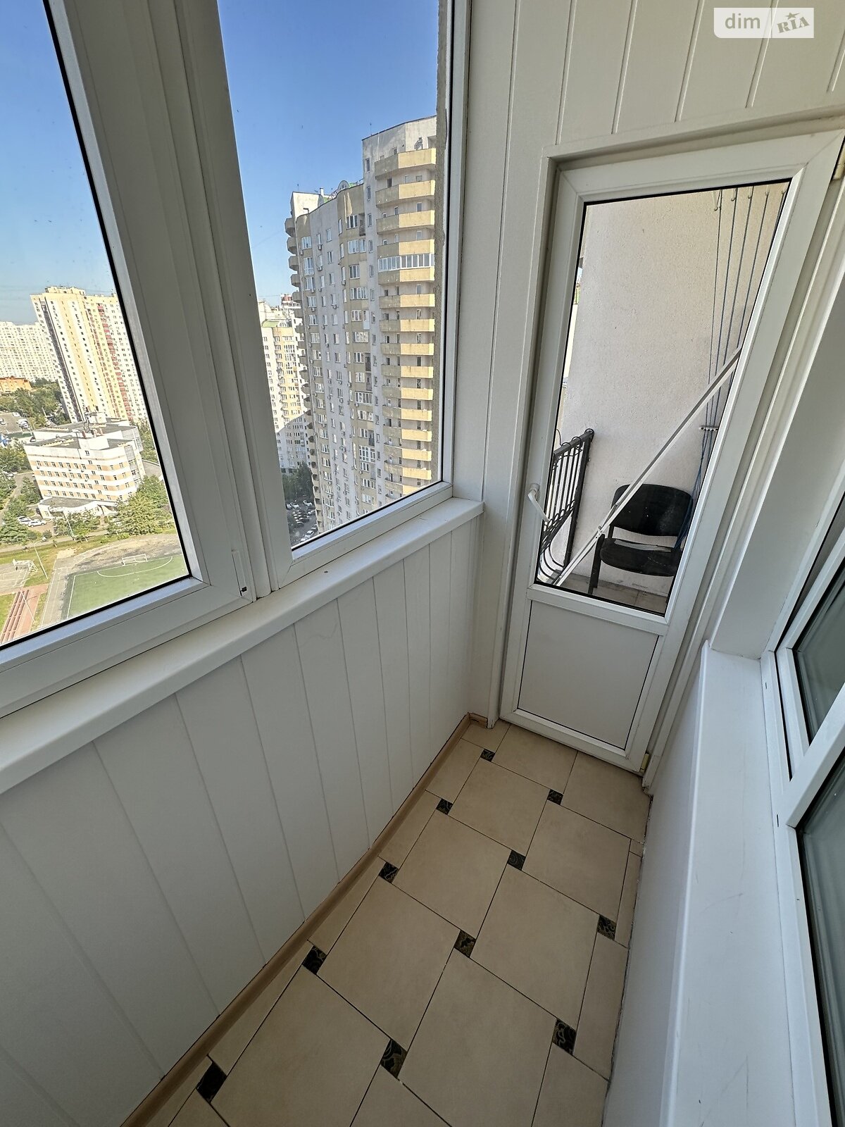 Продаж трикімнатної квартири в Києві, на наб. Дніпровська 19В, район Позняки фото 1 Продаж трикімнатної квартири в Києві, на наб. Дніпровська 19В, район Позняки фото 1