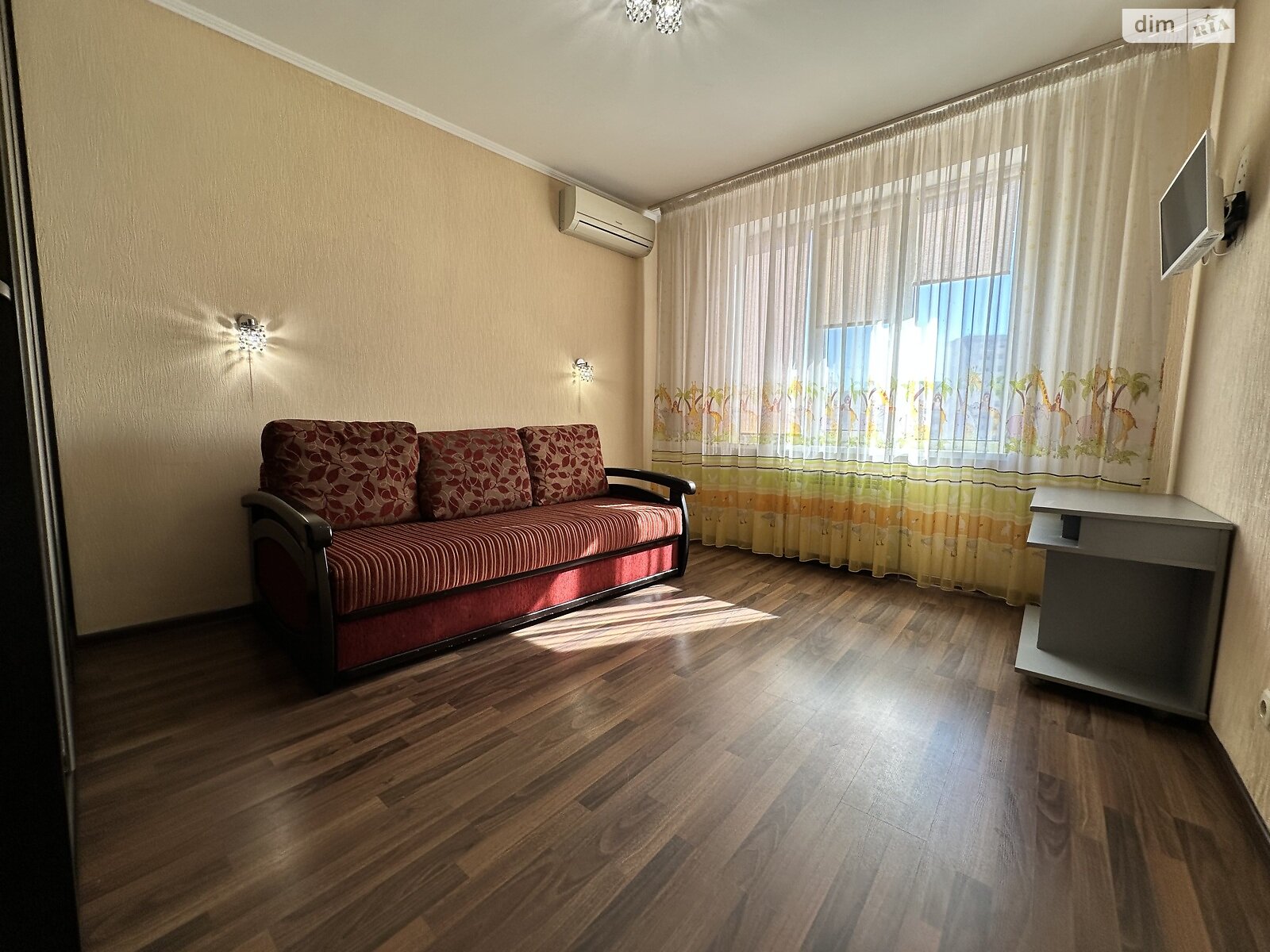 Продаж трикімнатної квартири в Києві, на наб. Дніпровська 19В, район Позняки фото 1 Продаж трикімнатної квартири в Києві, на наб. Дніпровська 19В, район Позняки фото 1