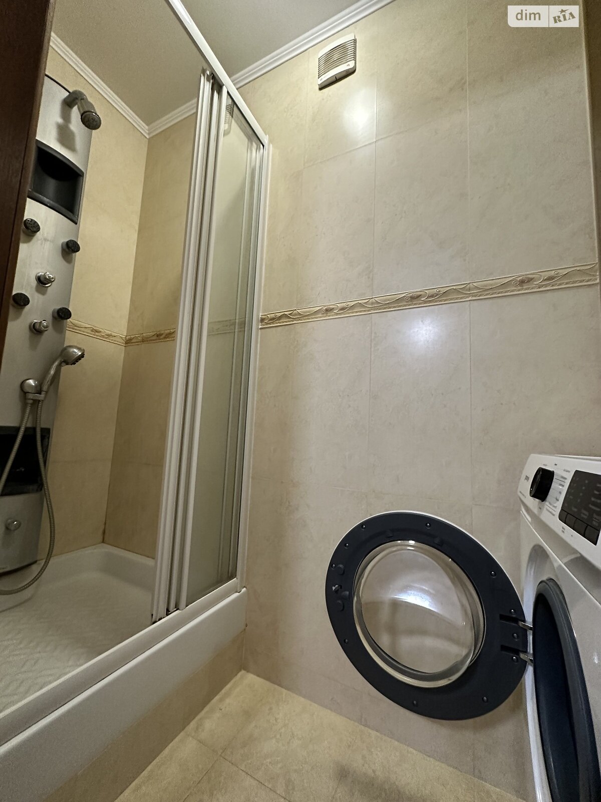 Продаж трикімнатної квартири в Києві, на наб. Дніпровська 19В, район Позняки фото 1 Продаж трикімнатної квартири в Києві, на наб. Дніпровська 19В, район Позняки фото 1