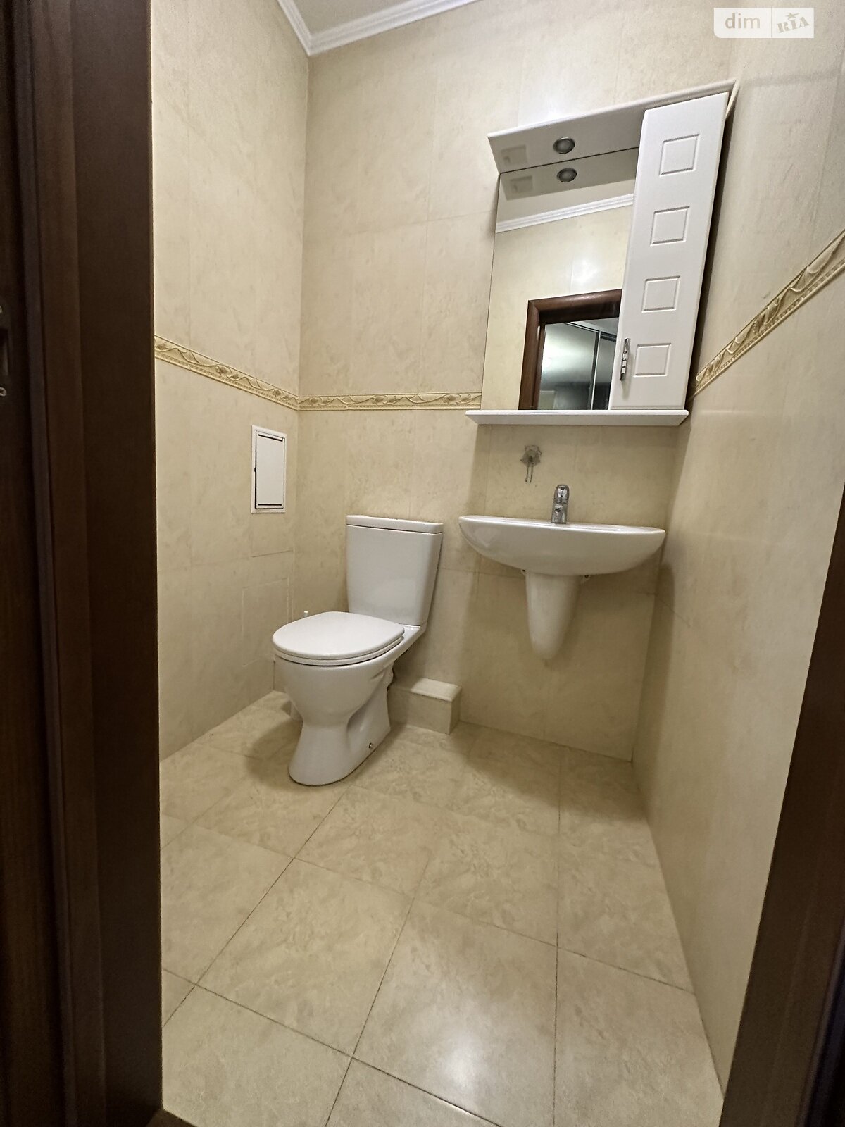 Продаж трикімнатної квартири в Києві, на наб. Дніпровська 19В, район Позняки фото 1 Продаж трикімнатної квартири в Києві, на наб. Дніпровська 19В, район Позняки фото 1