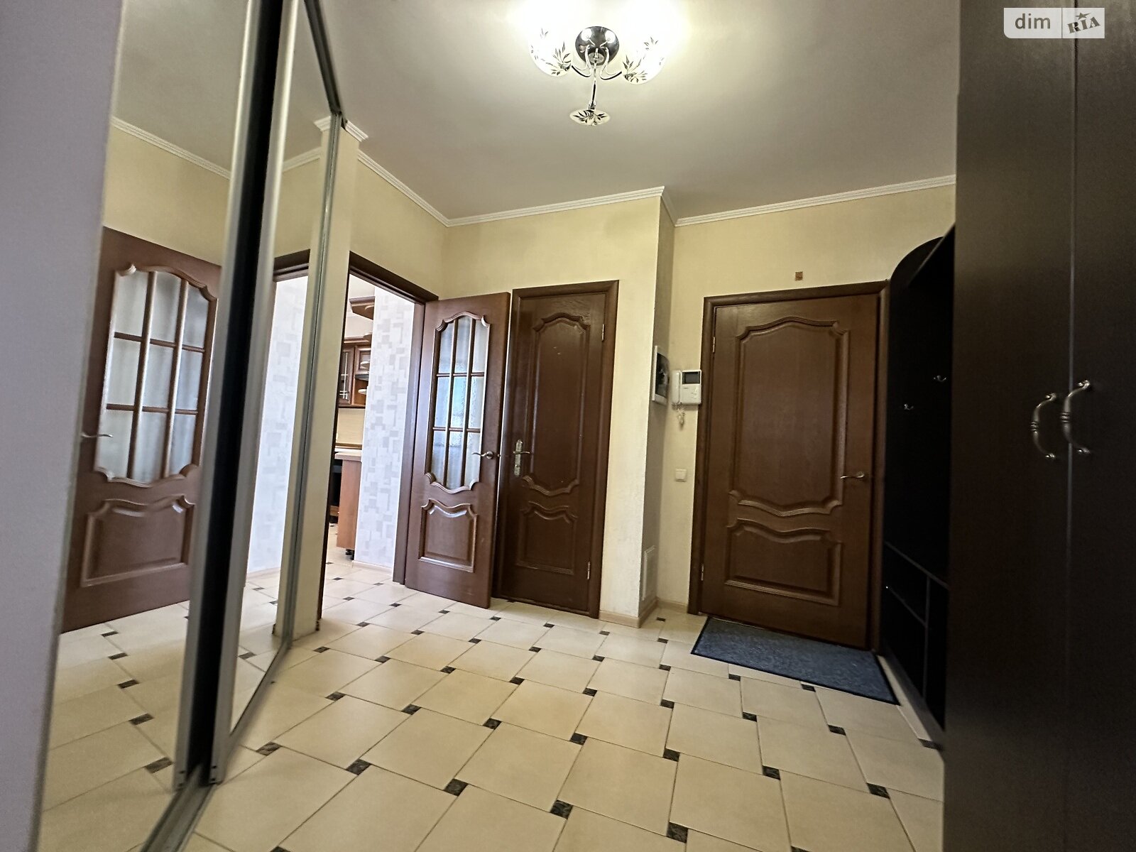 Продаж трикімнатної квартири в Києві, на наб. Дніпровська 19В, район Позняки фото 1 Продаж трикімнатної квартири в Києві, на наб. Дніпровська 19В, район Позняки фото 1