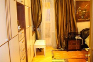 Продажа трехкомнатной квартиры в Киеве, на ул. Драгоманова 44А, район Позняки фото 2