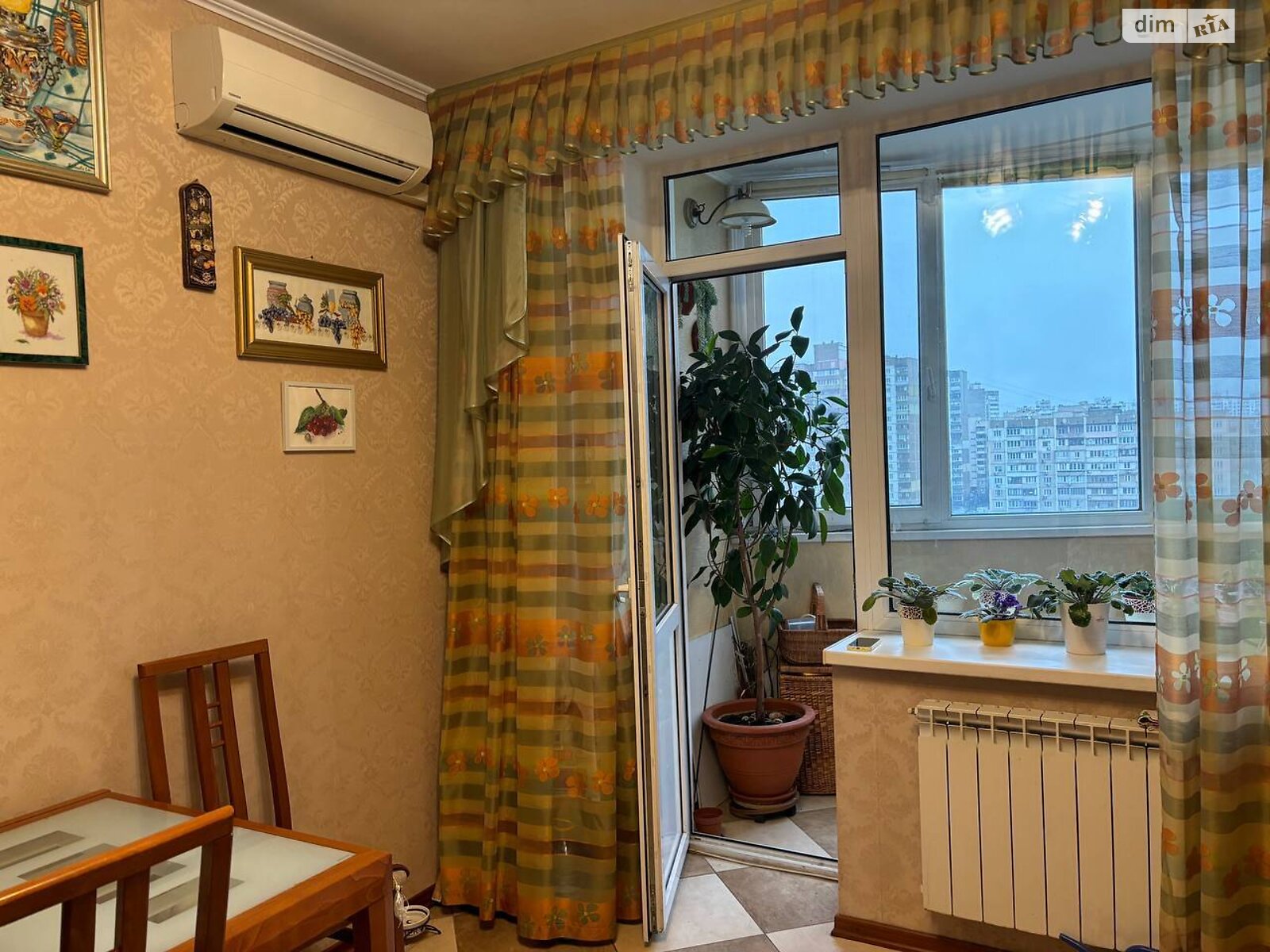 Продаж трикімнатної квартири в Києві, на вул. Драгоманова 6А, район Позняки фото 1 Продаж трикімнатної квартири в Києві, на вул. Драгоманова 6А, район Позняки фото 1