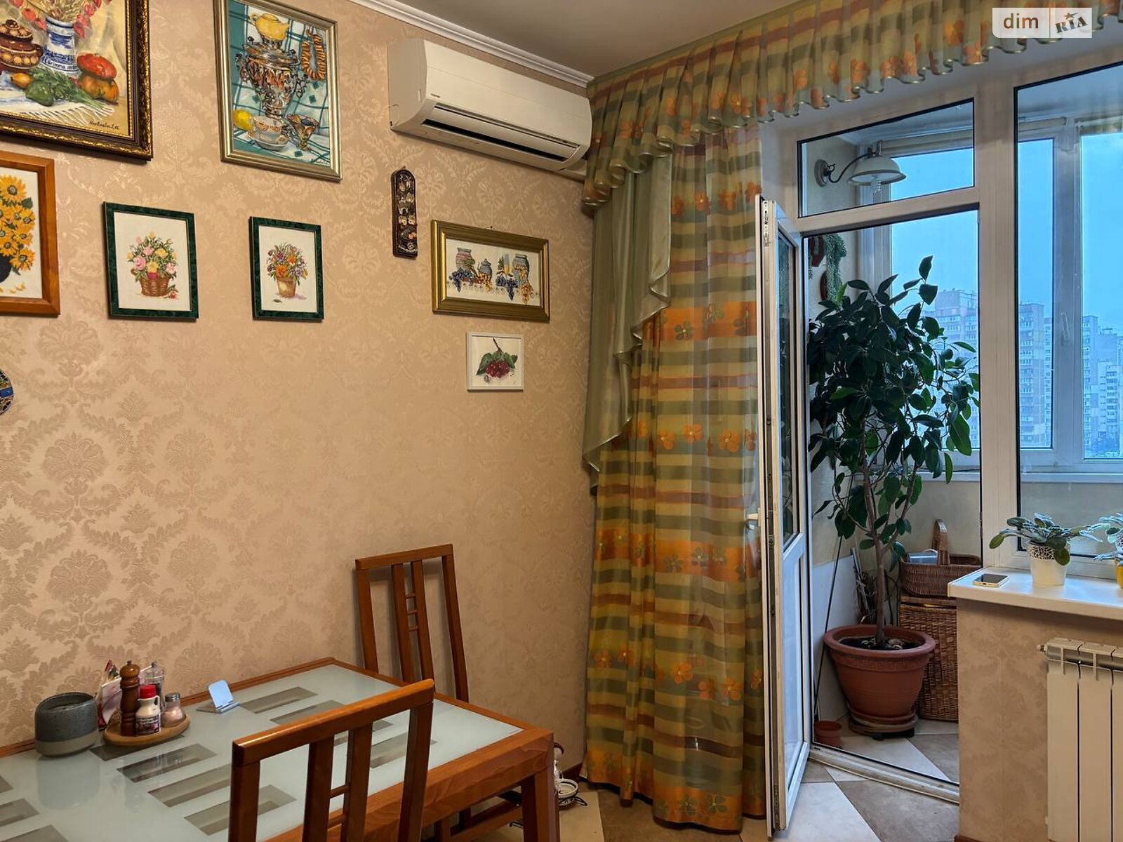 Продаж трикімнатної квартири в Києві, на вул. Драгоманова 6А, район Позняки фото 1 Продаж трикімнатної квартири в Києві, на вул. Драгоманова 6А, район Позняки фото 1