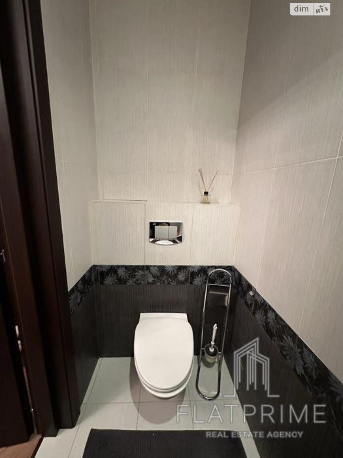Продаж трикімнатної квартири в Києві, на вул. Драгоманова 31Б, район Позняки фото 1 Продаж трикімнатної квартири в Києві, на вул. Драгоманова 31Б, район Позняки фото 1