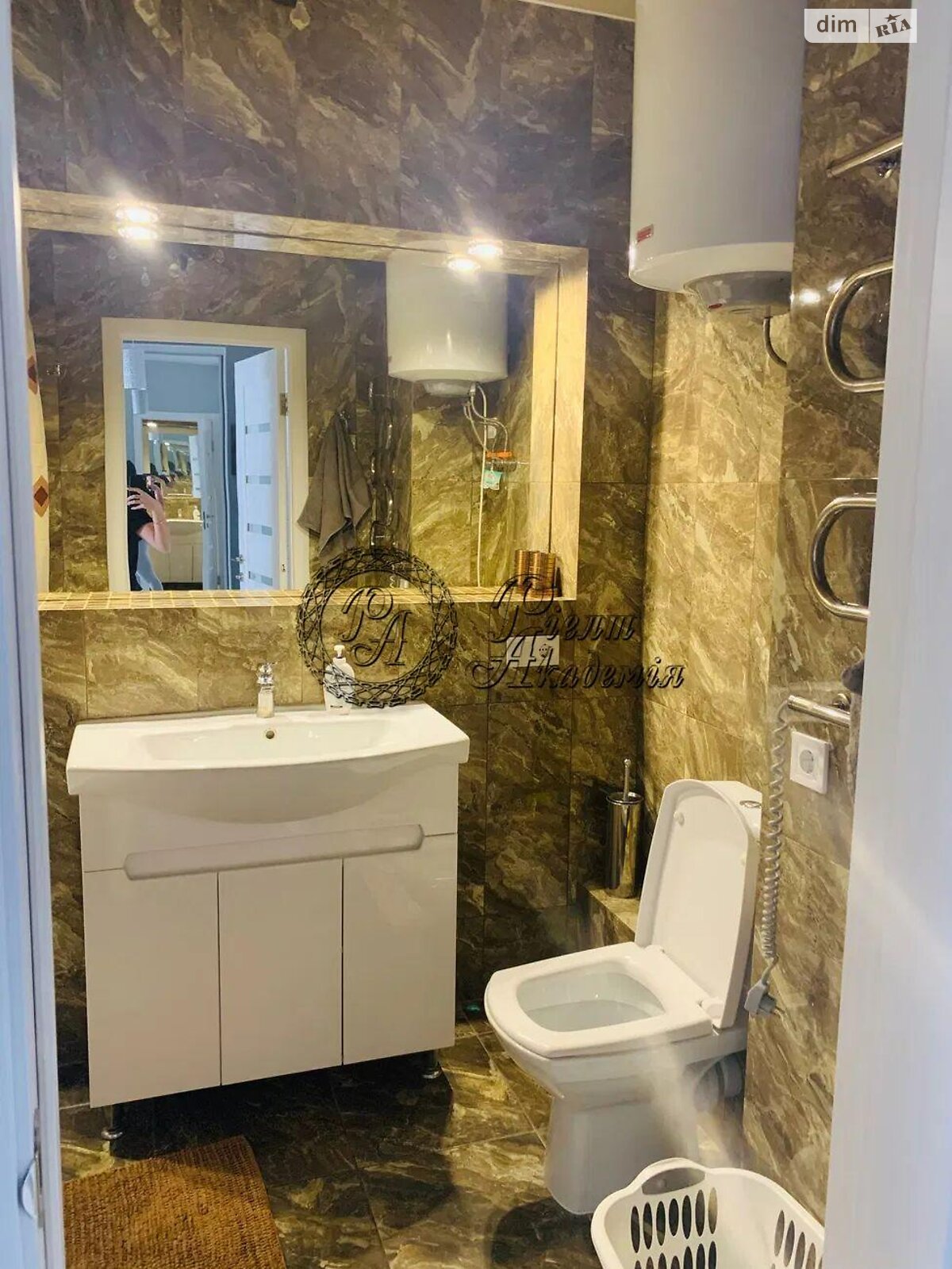 Продаж однокімнатної квартири в Києві, на вул. Драгоманова 2Б, район Позняки фото 1 Продаж однокімнатної квартири в Києві, на вул. Драгоманова 2Б, район Позняки фото 1